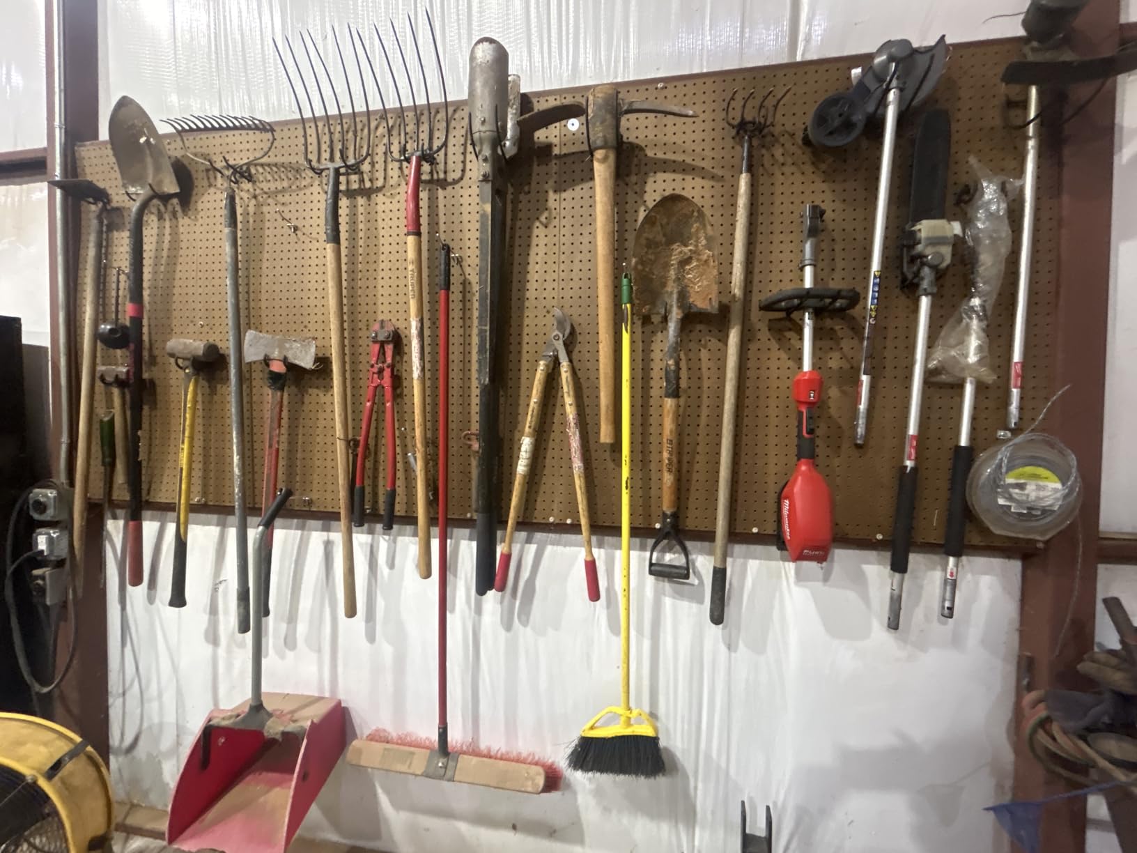 HUHOLE 10-Pack Heavy Duty Pegboard Hooks for Power Tools & Garage Organization, Vinyl-Coated Steel Drill Holders & Utility Hangers, Fits Standard 1/4