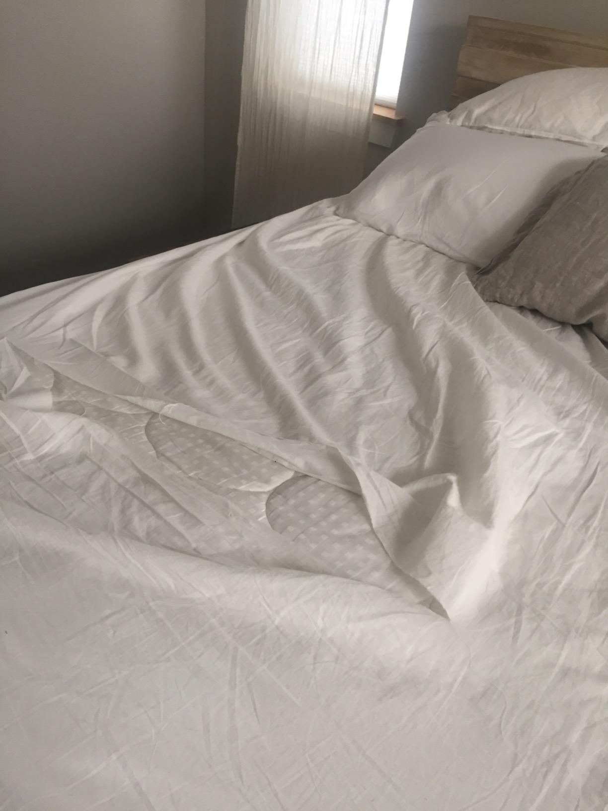 Cozy Earth Luxury Bed Sheet Set - 100% Viscose from Bamboo Fabric, Ultra-Soft & Breathable, Fits Regular & Deep Pocket Mattresses up to 20