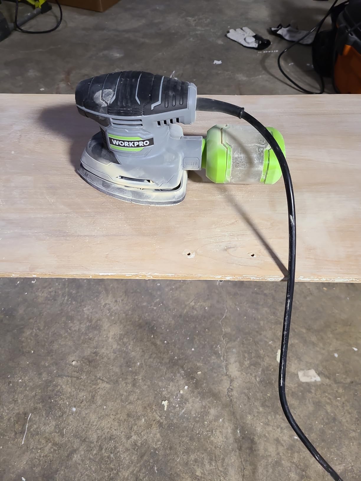 WORKPRO Detail Sander, 13,000 OPM Compact Electric Sander with Dust Collector, 1.6Amp Power Sander with 15PCS Sanderpapers customer photo 1