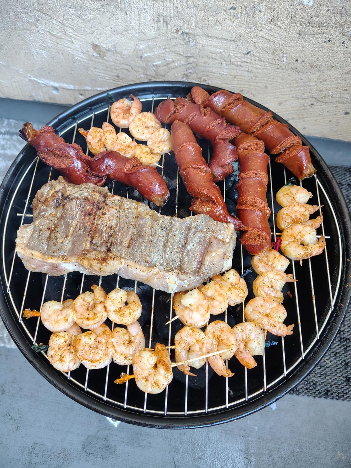 Gas One 14-inch Portable Barbecue Grill with 3-Point Locking Lid customer photo 1