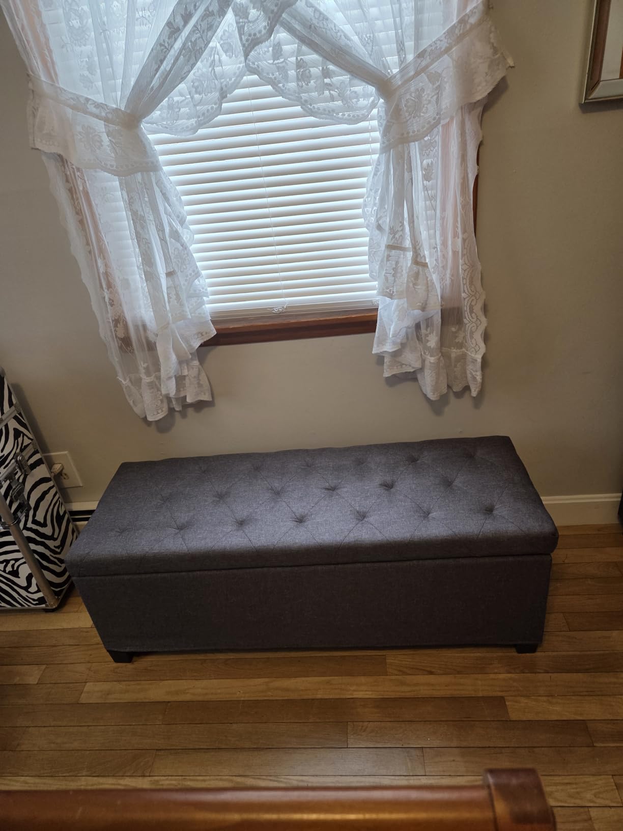 SONGMICS Storage Ottoman Bench, Foot Rest with Legs, 15.7 x 43.3 x 15.7 Inches, End of Bed Bench, Storage Chest, Load up to 660 lb, for Living Room, Bedroom, Entryway, Dark Gray ULSF088G01 customer photo 2