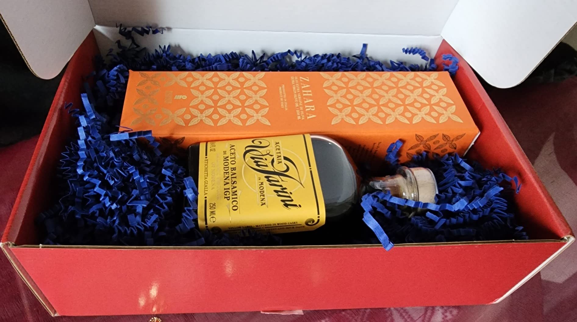 Brava Giulia Gift Box - Sicilian Cold Pressed Extra Virgin Olive Oil and Aged Balsamic Vinegar of Modena - Imported from Italy - 2 Bottle Set (8.45 fl oz Each) customer photo 1
