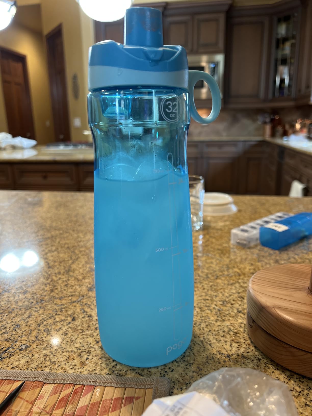 Pogo Plastic Water Bottle with Chug Lid and Carry Handle, Reusable, BPA Free, Dishwasher Safe, Perfect for Travel, School, Outdoors, and Gym | 18oz, 32oz, 40oz, 64oz customer photo 2