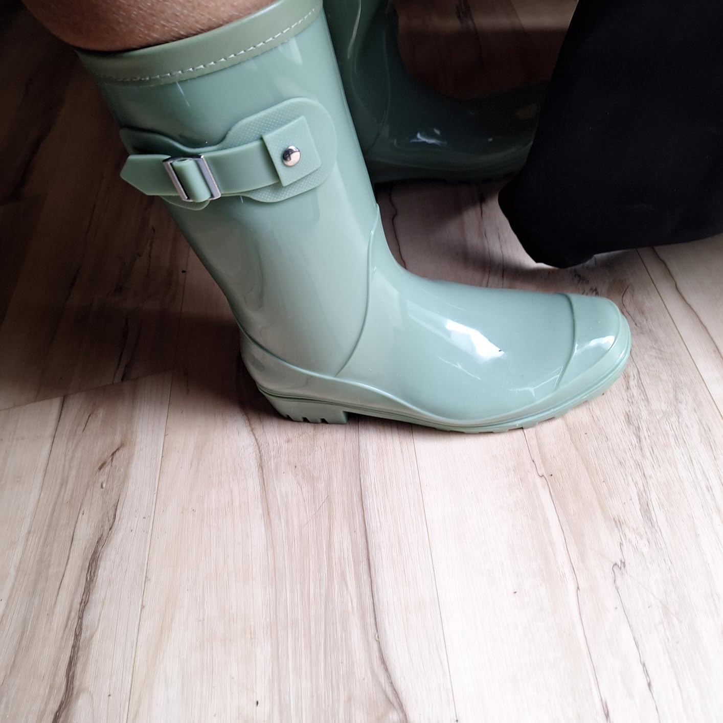 Women's Mid Calf Rain Boots Waterproof Fashion Garden Shoes Anti-slipping Rainboots For Women Comfortable Insole Light Rain Shoes customer photo 2