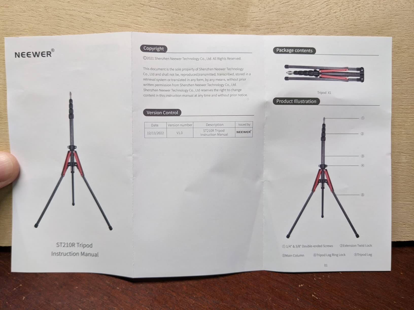 NEEWER Light Stand Carbon Fiber with 180° Reversible Legs, 1/4