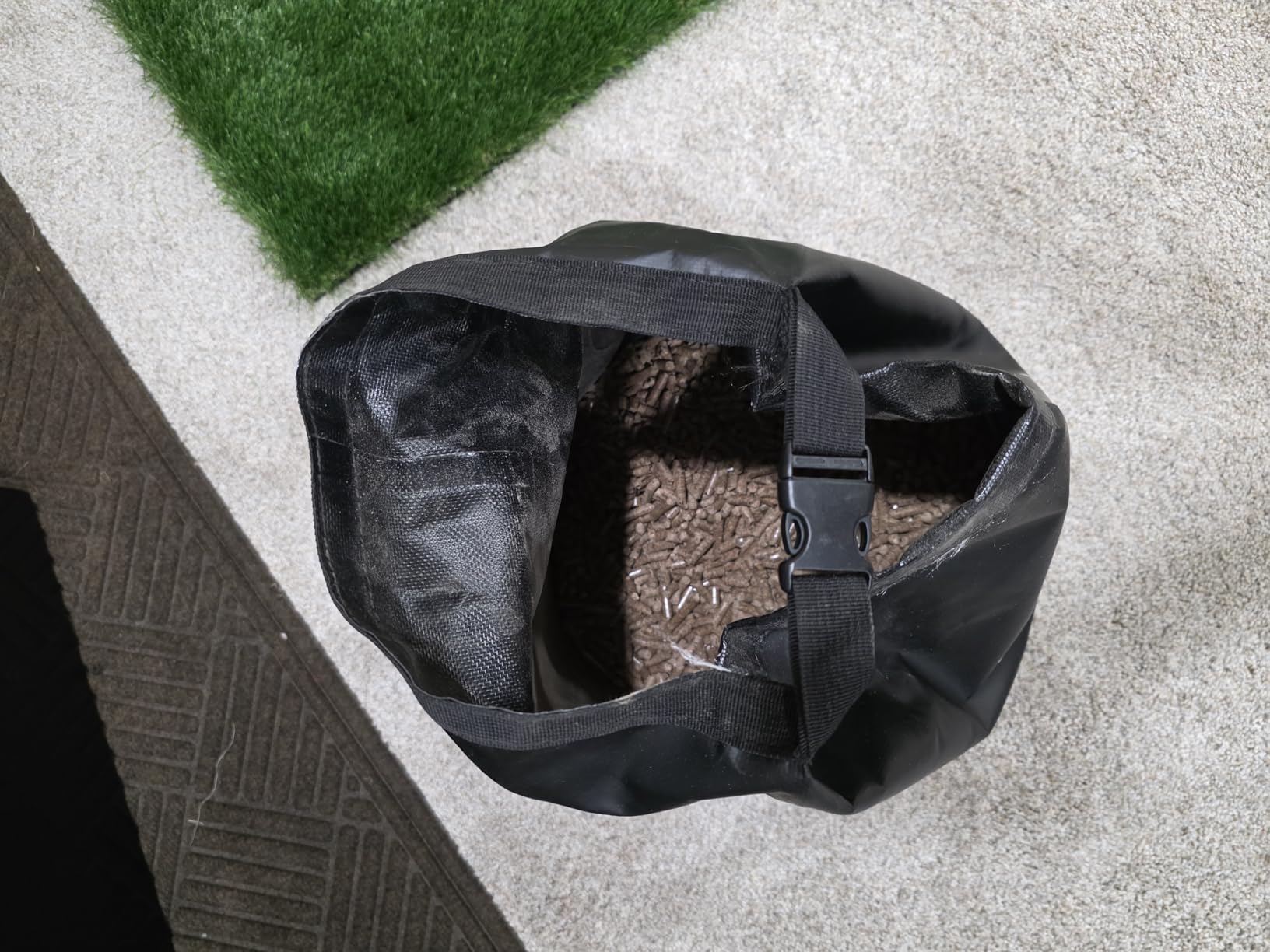 Stanbroil 20 LBs Wood Pellet Storage Bag, Waterproof Outdoor Fabric Container for Pellets, Charcoal, Wood Chips customer photo 2