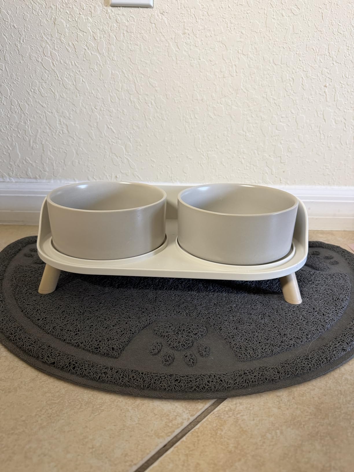 Elevated Ceramic Dog Bowl Set - Double Dog Feeding Bowls with Stand Splash Proof - Raised Dishes for Food and Water - Ideal for Small to Medium Dogs - 2 x 850 ml - 28.74 oz - White customer photo 1