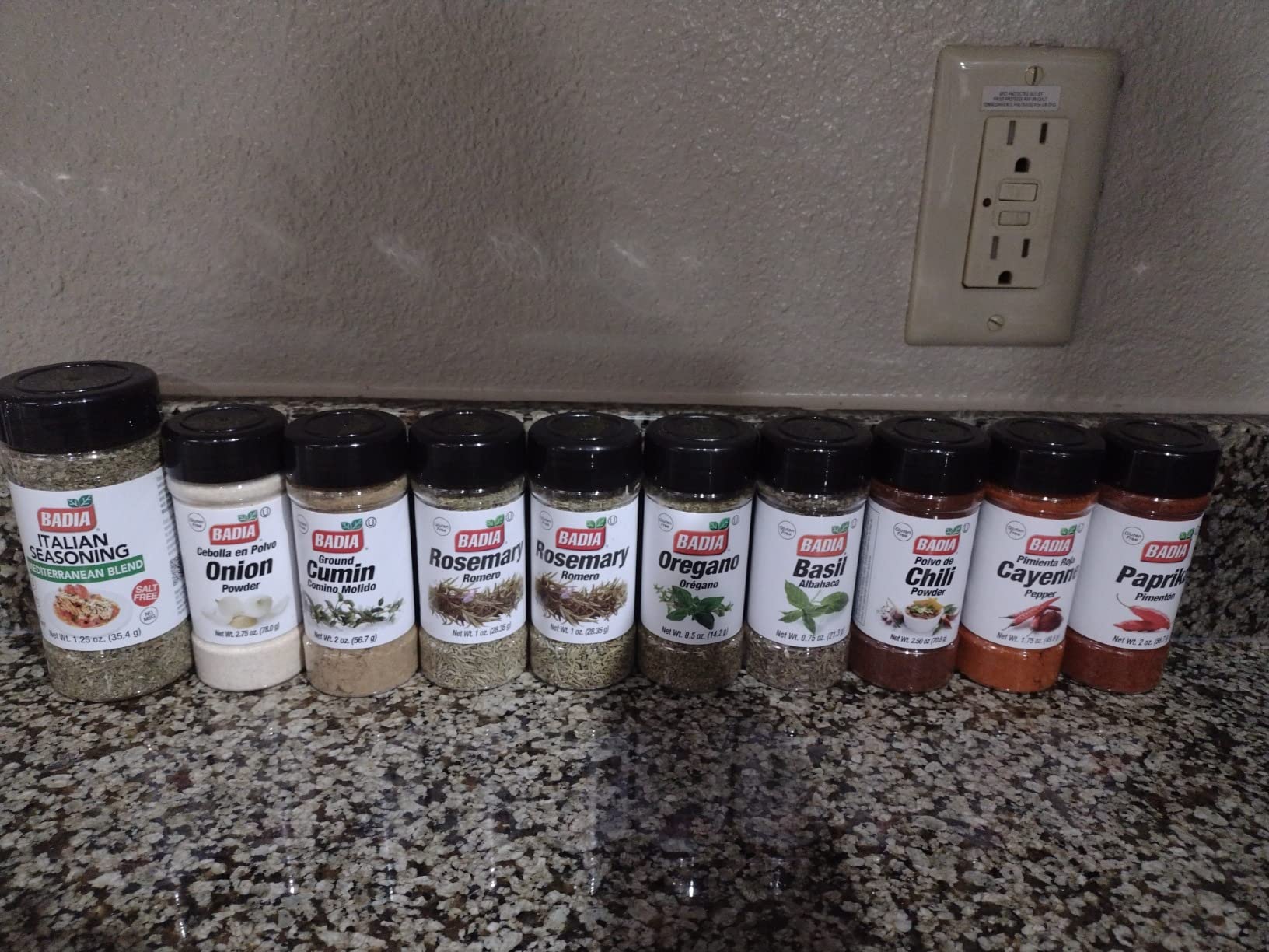 June Street Market New Kitchen Starter 10 Piece Gift Set with Basil, Cayenne, Chili Powder, Cumin, Garlic, Italian, Onion Powder, Oregano, Rosemary, Paprika and Blank Recipe Cards customer photo 1