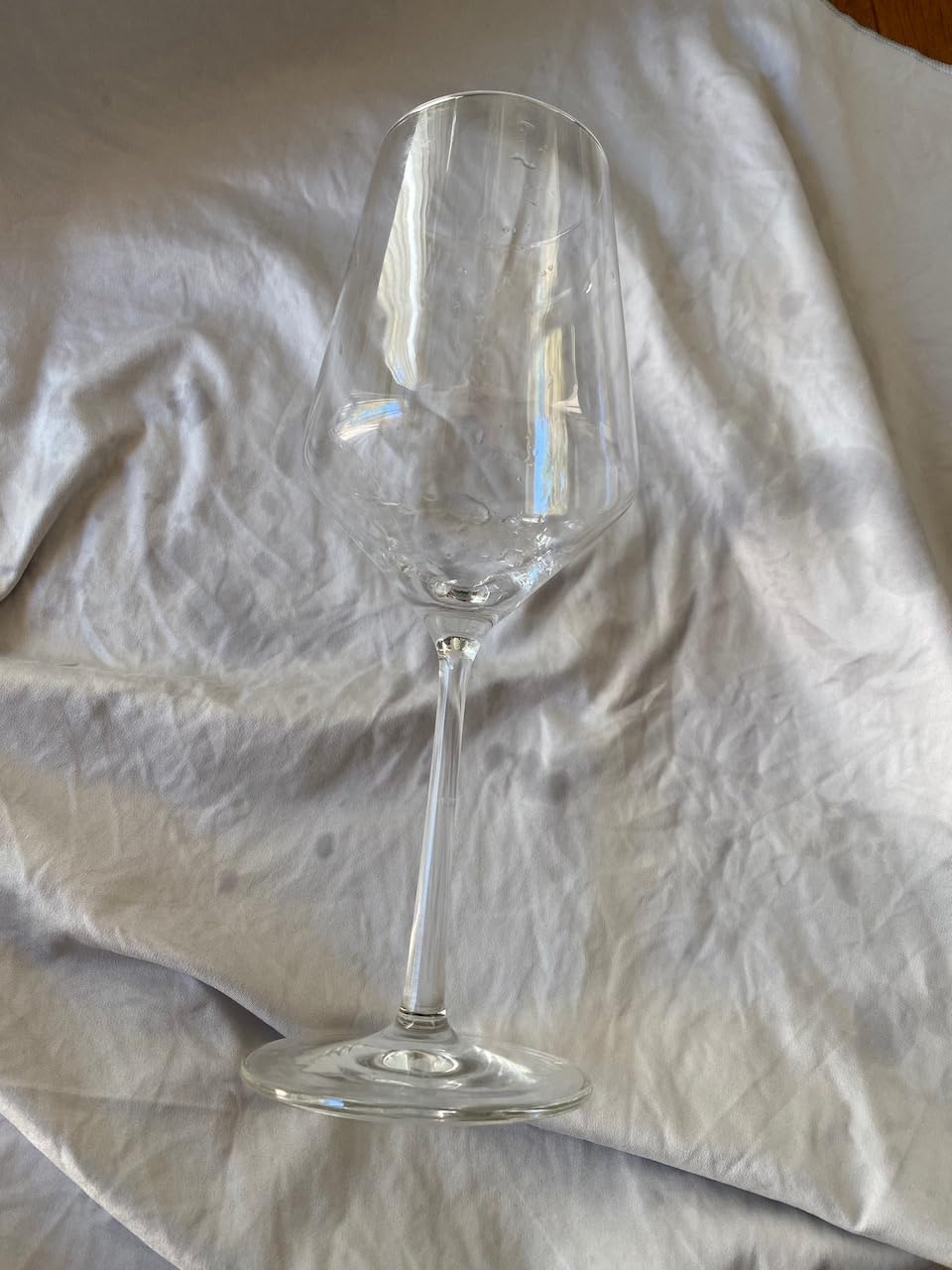 The 2-Pack Premium Microfiber Wine Glass Polishing Cloths, Large Lint-Free Drying Towels for Glasses, Stemware, Glassware, Camera Lenses, 25 Inch X 20 Inch (White, 2 Count) customer photo 1