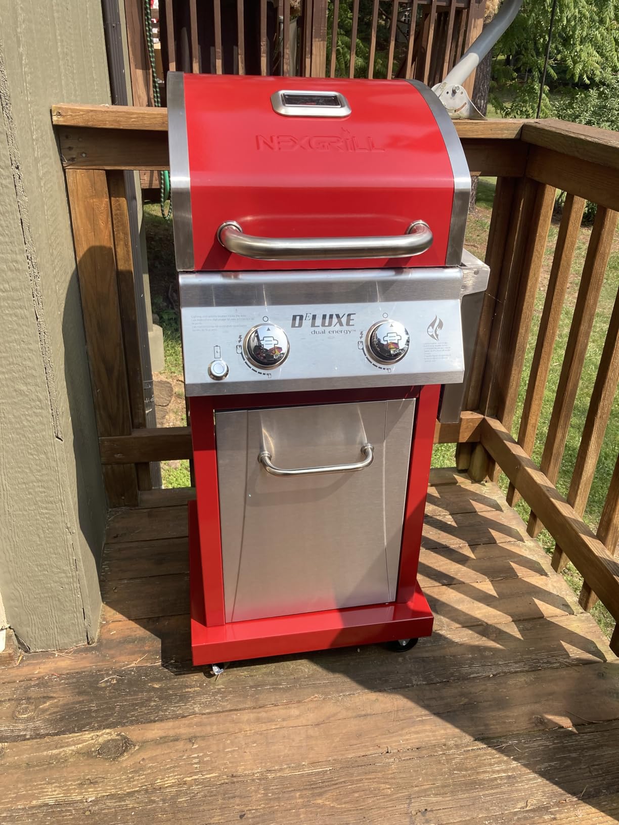 Nexgrill Deluxe 2-Burner Gas Grill with 401 SQ In Grate, 28000 BTUs, Stainless Steel Control Panel & Foldable Side Table, Propane BBQ Grill for Outdoor Cooking, Patios, Backyards and More - 720-0864R customer photo 1