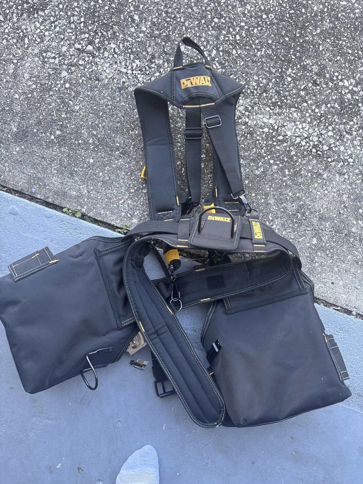 DEWALT Professional Tool Belt Organizer With Suspenders and 25 Pockets, Heavy Duty Construction customer photo 2