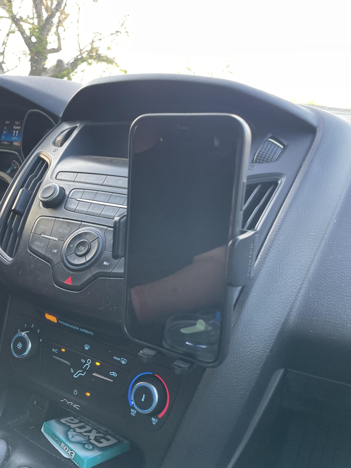 Blukar Car Phone Holder Mount, Super Stable Air Vent Cell Phone Car Mount with 2025 Metal Hook Clip, 360° Rotation, One Button Release for iPhone, Galaxy, Google, and All Other Smartphones customer photo 1
