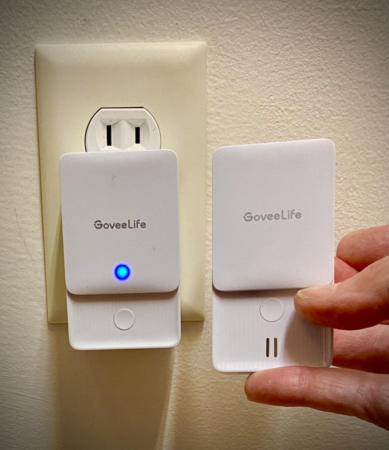 GoveeLife Premium Smart Water Leak Detector 2 with 1968ft Ultra-Long Range, WiFi Water Sensor with SMS/Email/APP Push and Sound Alarm, 5-Year Battery Life, Suitable for Home, Basement, Kitchen, 4 Pack customer photo 1