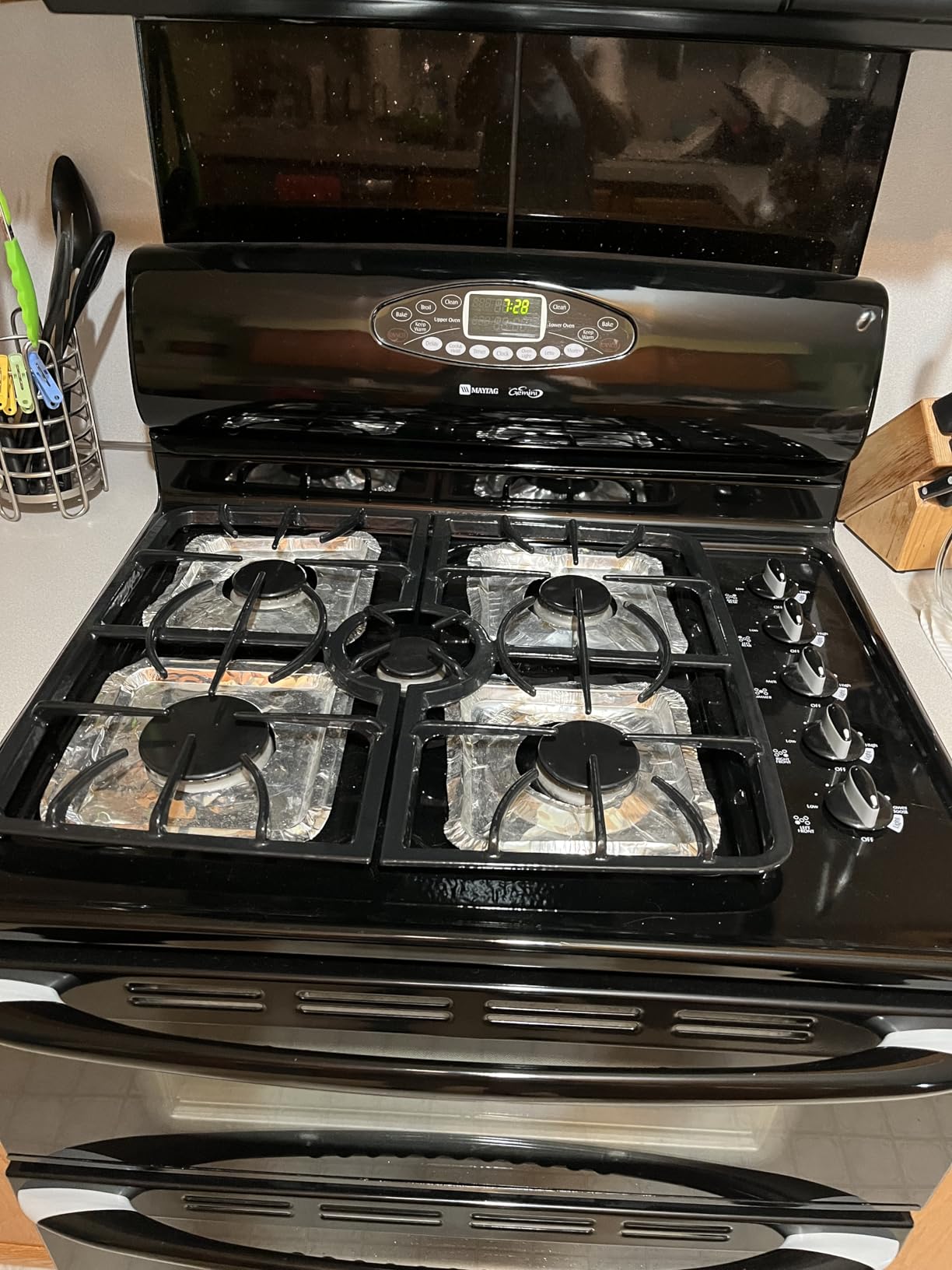 50PC COZZIVITA Round Electric Stove Burner Covers - Stove Top Covers for Electric Stove Thicker Aluminum Foil Burner Liners - Disposable Stove Top Protector (25 * 6 Inch and 25 * 8 Inch) customer photo 1
