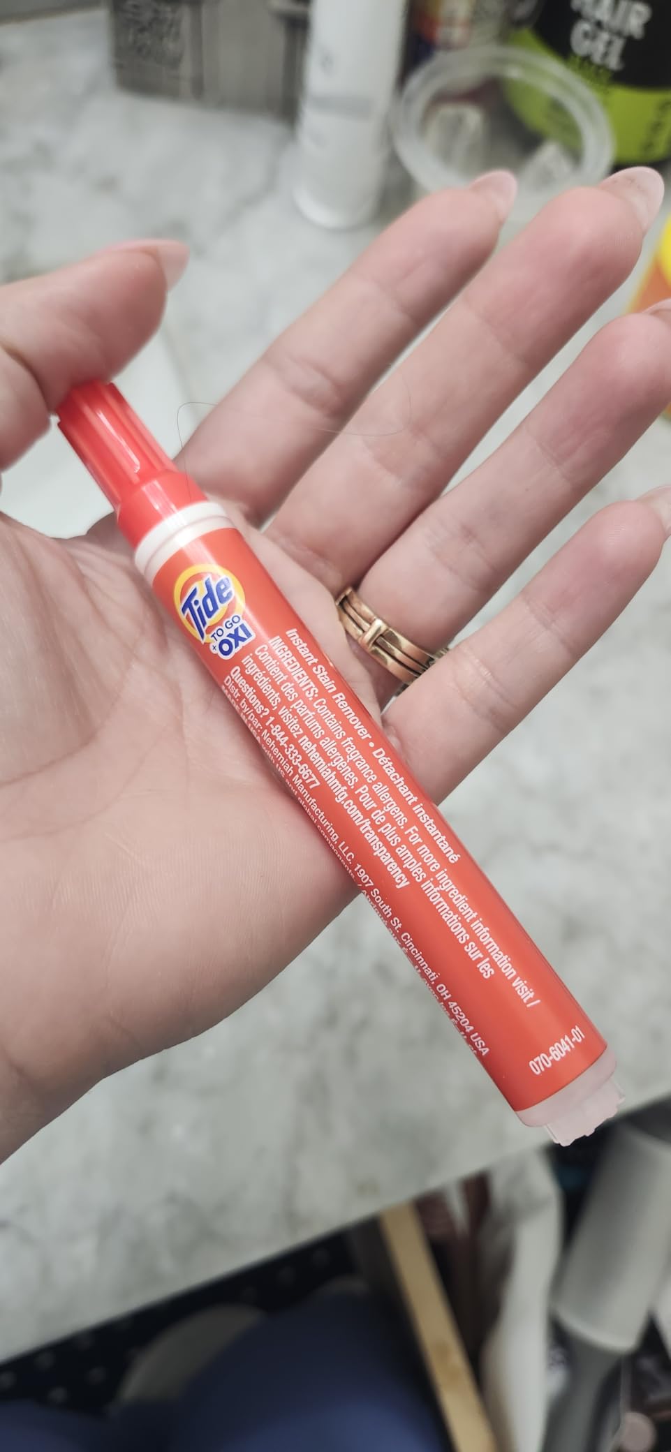 Tide To Go Instant Stain Remover Pen, Instant Stain Remover Pen & Spot Cleaner, Portable & Travel-Friendly, Works on Food & Drink Stains, 3 Count customer photo 1