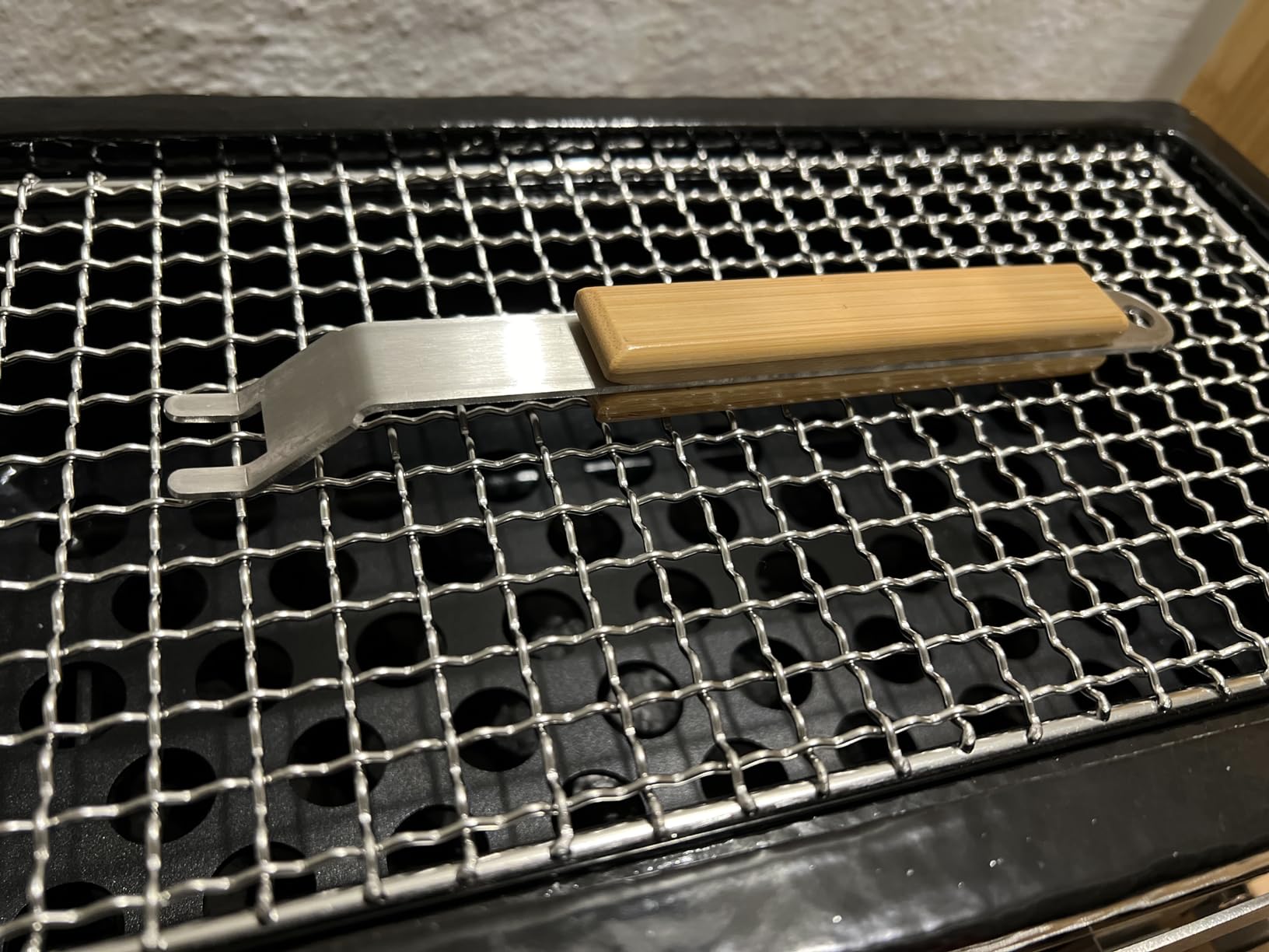 Yakitori Ceramic Charcoal Grill, Japanese Style Tabletop BBQ With Bamboo Heat Shield For Indoor/Outdoor, Square, 16
