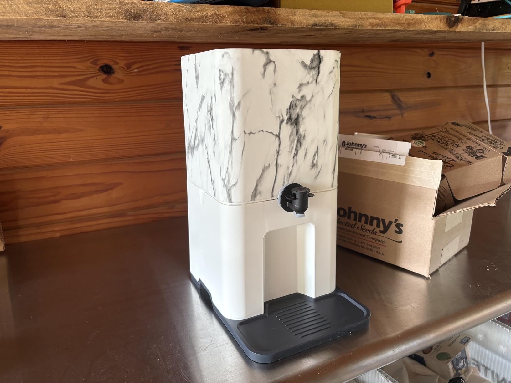 Bebly Box Drink Dispenser and Wine Dispenser | Marble Design | Insulated 3L customer photo 1