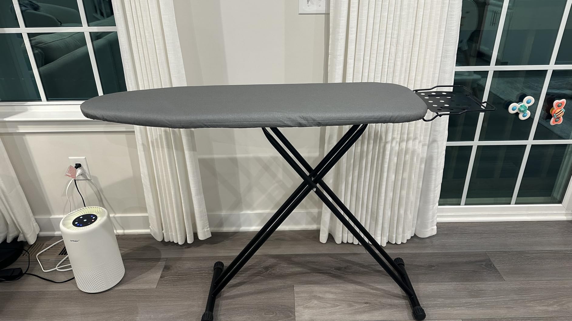 Jakeefud Deluxe Ironing Board with Heat Resistant Cover and Thicken Felt Pad, Heavy Sturdy Legs, Full Size Hanger Iron Board, Foldable (L-Grey) customer photo 1