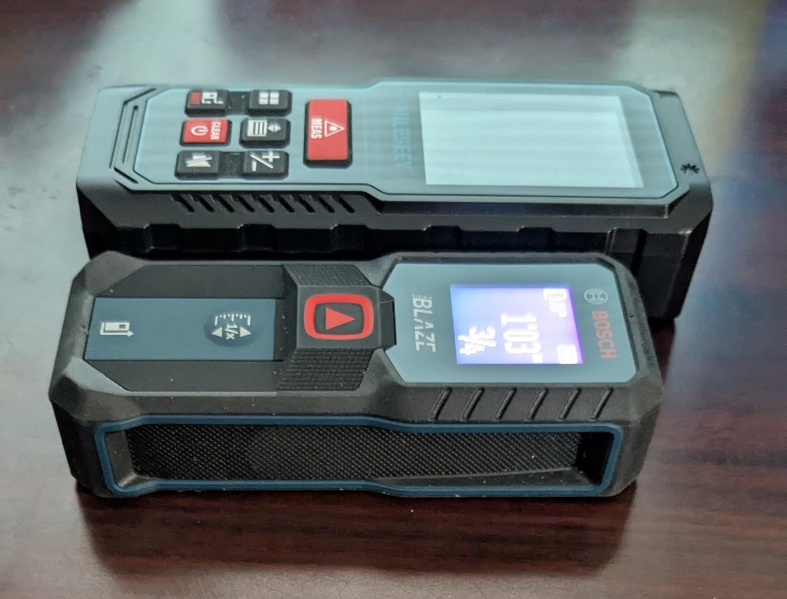 BOSCH GLM100-23 100 Ft Blaze Laser Distance Measure, Includes 2 AA Batteries customer photo 1