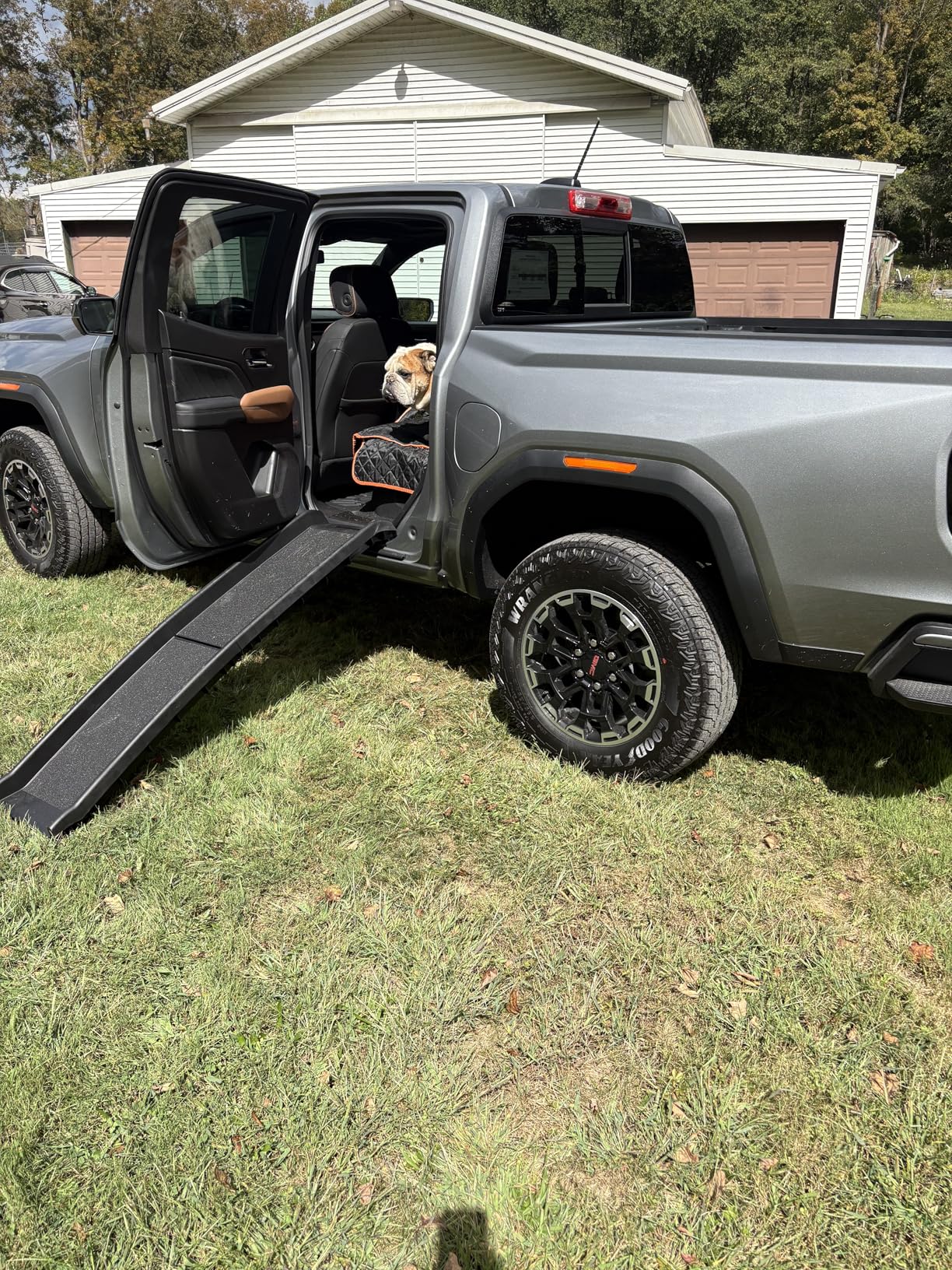 ZENY Portable Folding Dog Ramps for SUV, Truck, Car Ramp Stairs Step Ladder for Pet, Non-Slip Pet Ramp with Raised Siderails customer photo 2