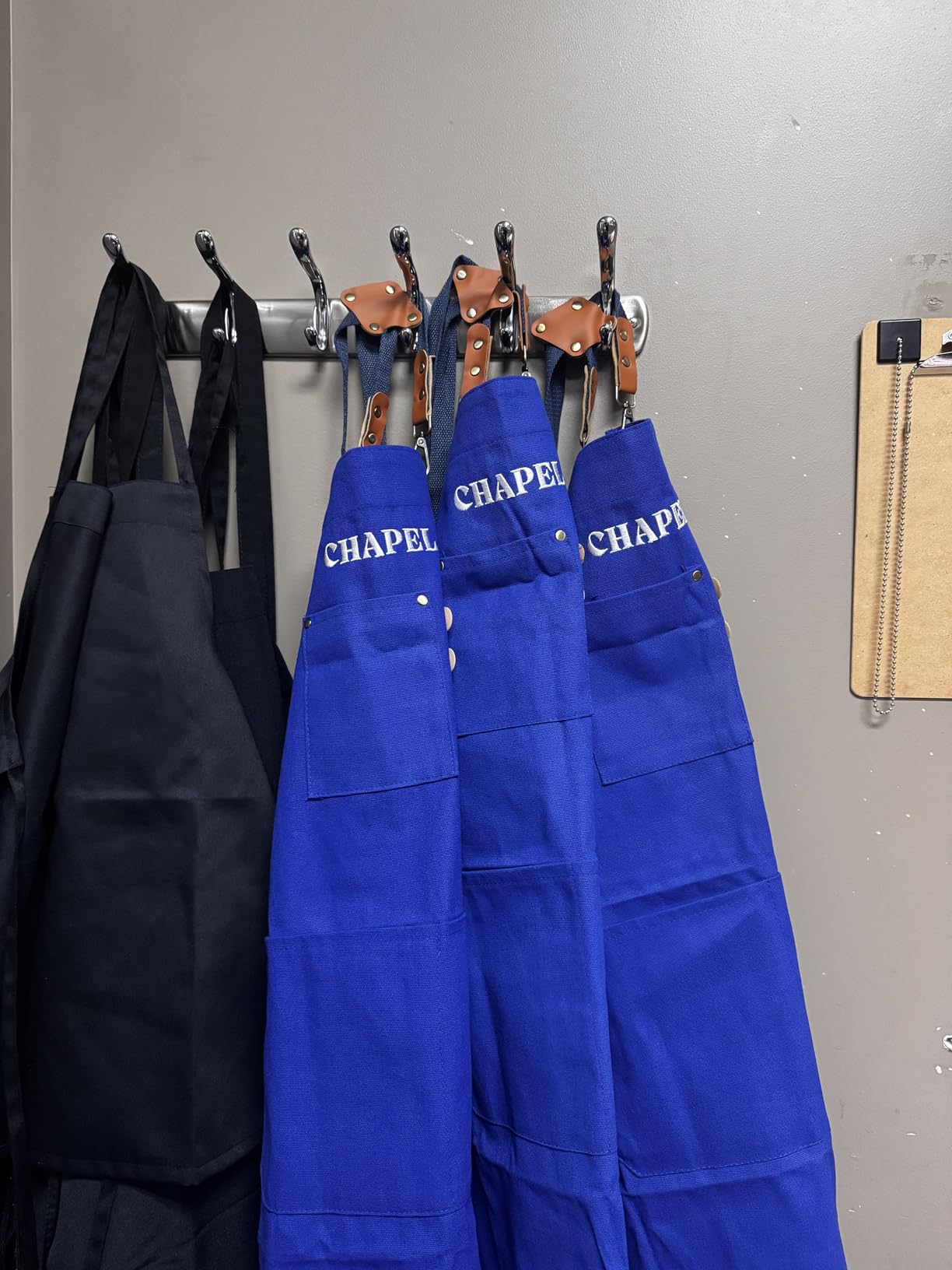 AFUN Chef Aprons for Women Men with Oversized Pockets, 12-Ounce Cotton Canvas Cross Back Water Repellent Apron (Black) customer photo 1
