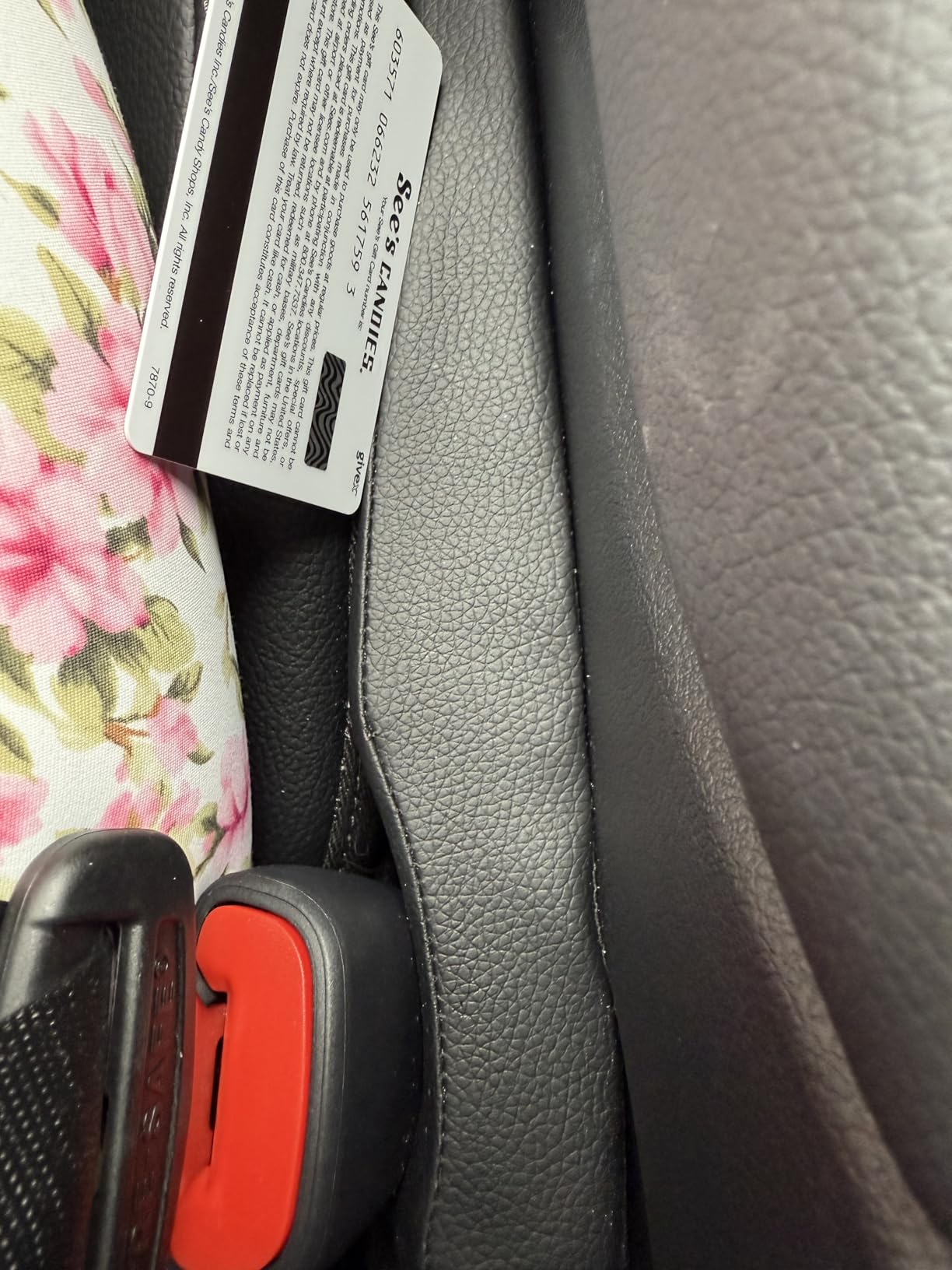 Leather Car Seat Gap Filler, 2 Pack No-Drop Seat Guard Universal Gap Stopper/Catcher customer photo 1