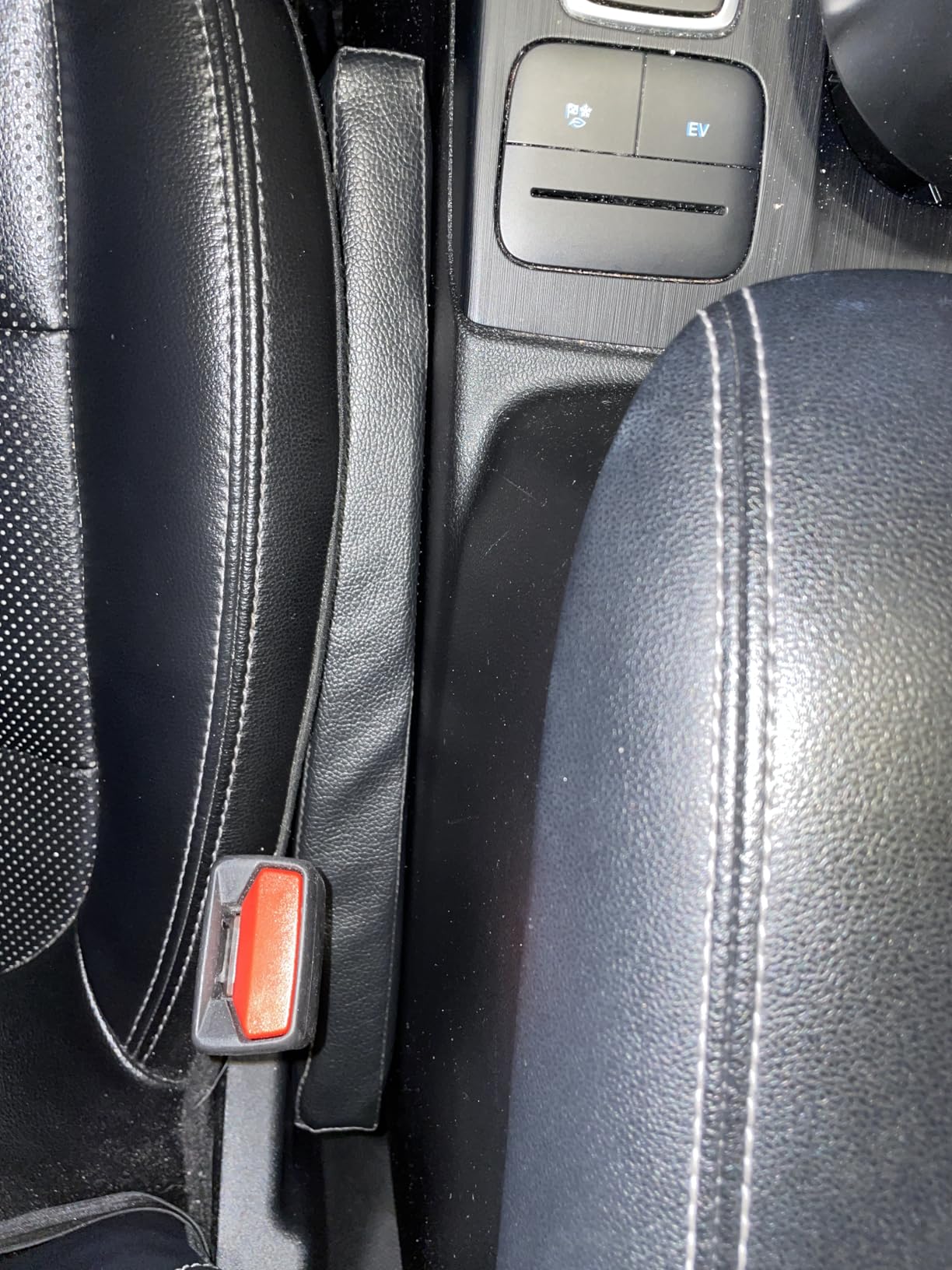 Leather Car Seat Gap Filler, 2 Pack No-Drop Seat Guard Universal Gap Stopper/Catcher customer photo 2