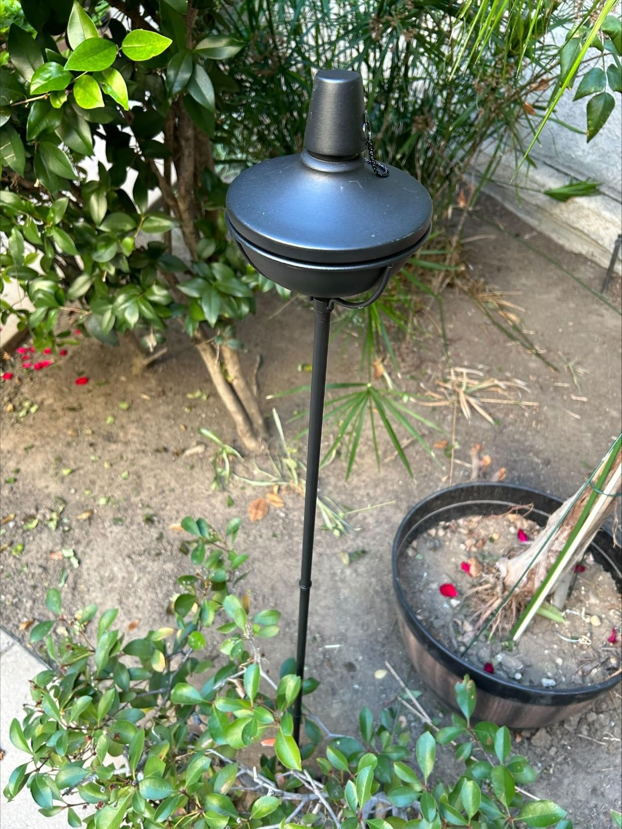 ZSZMFH 4 Pack Home Garden Torch, Large Capacity 23.5oz Outdoor Metal Torch Garden Decor, 55-Inch Upgraded Citronella Torches with 3-Prong Grounded Stake customer photo 1