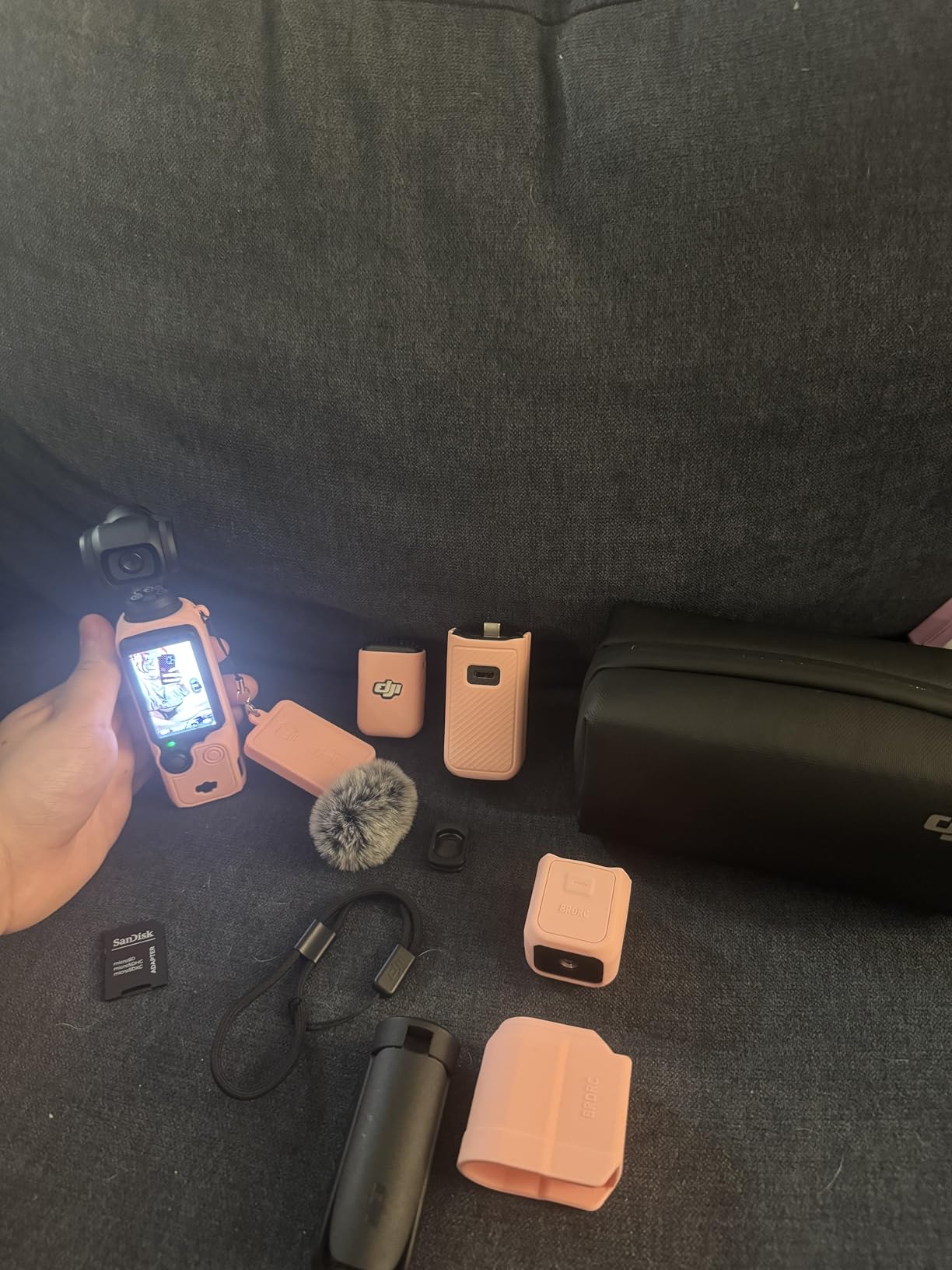 DJI Osmo Pocket 3 Creator Combo, 1 Inch CMOS, 4K Resolution/120fps Vlog Camera, 3-Axis Stabilization, Face/Object Tracking, Mic Included for Clear Sound, Digital Camera for YouTube customer photo 2