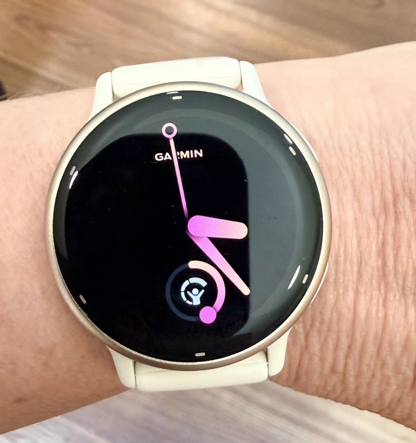Garmin vívoactive 5, Health and Fitness GPS Smartwatch, AMOLED Display, Up to 11 Days of Battery, Ivory customer photo 1