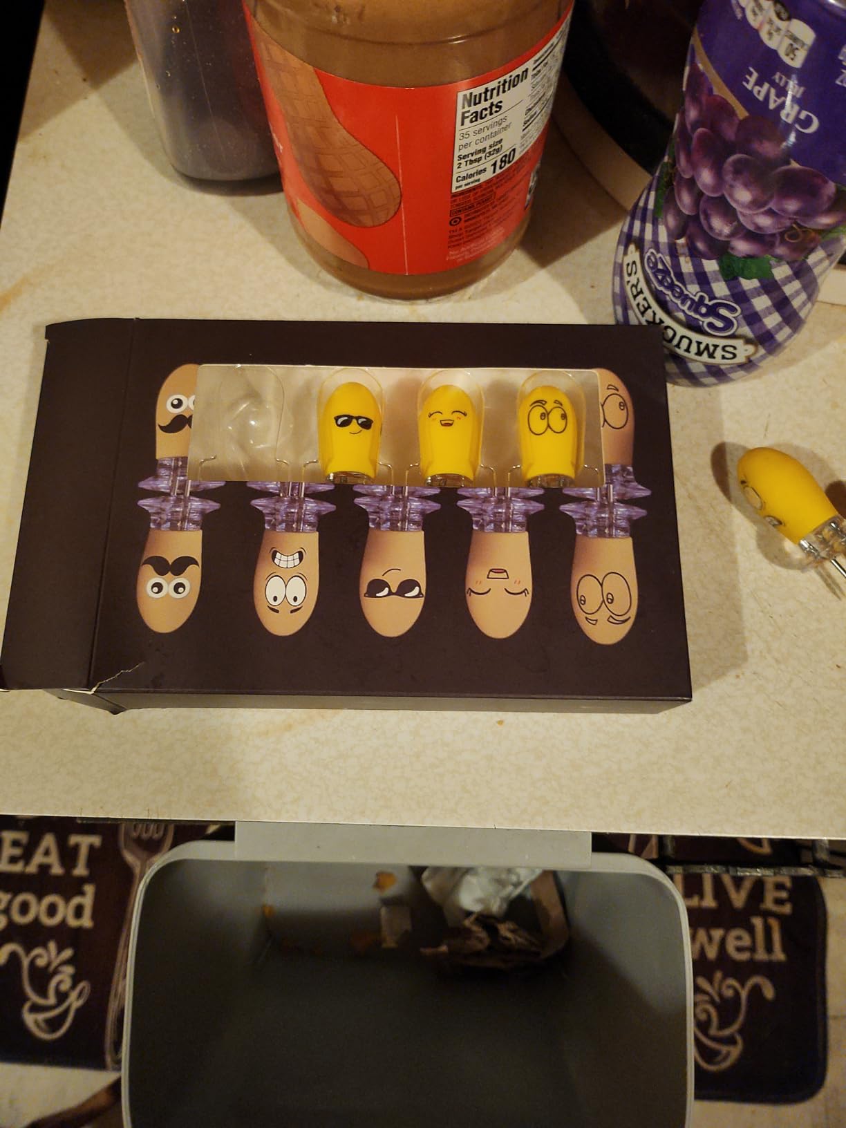 Fumiko's Unique Corn Holders for corn on the cob - 10 PCS/5 corn cob holders set, Fun Faces, interlocking corn holder set customer photo 1