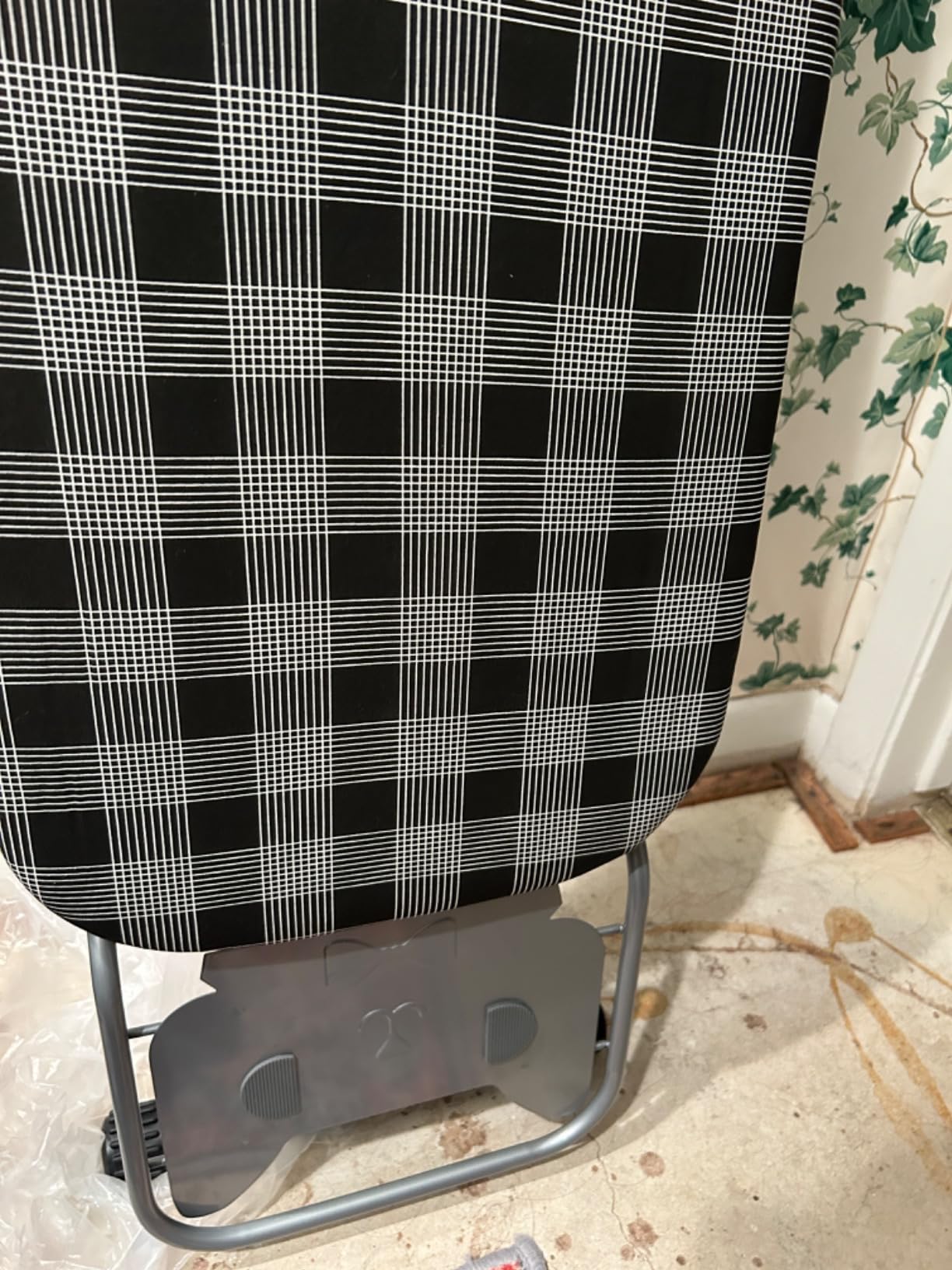 Jakeefud Ironing Board 13