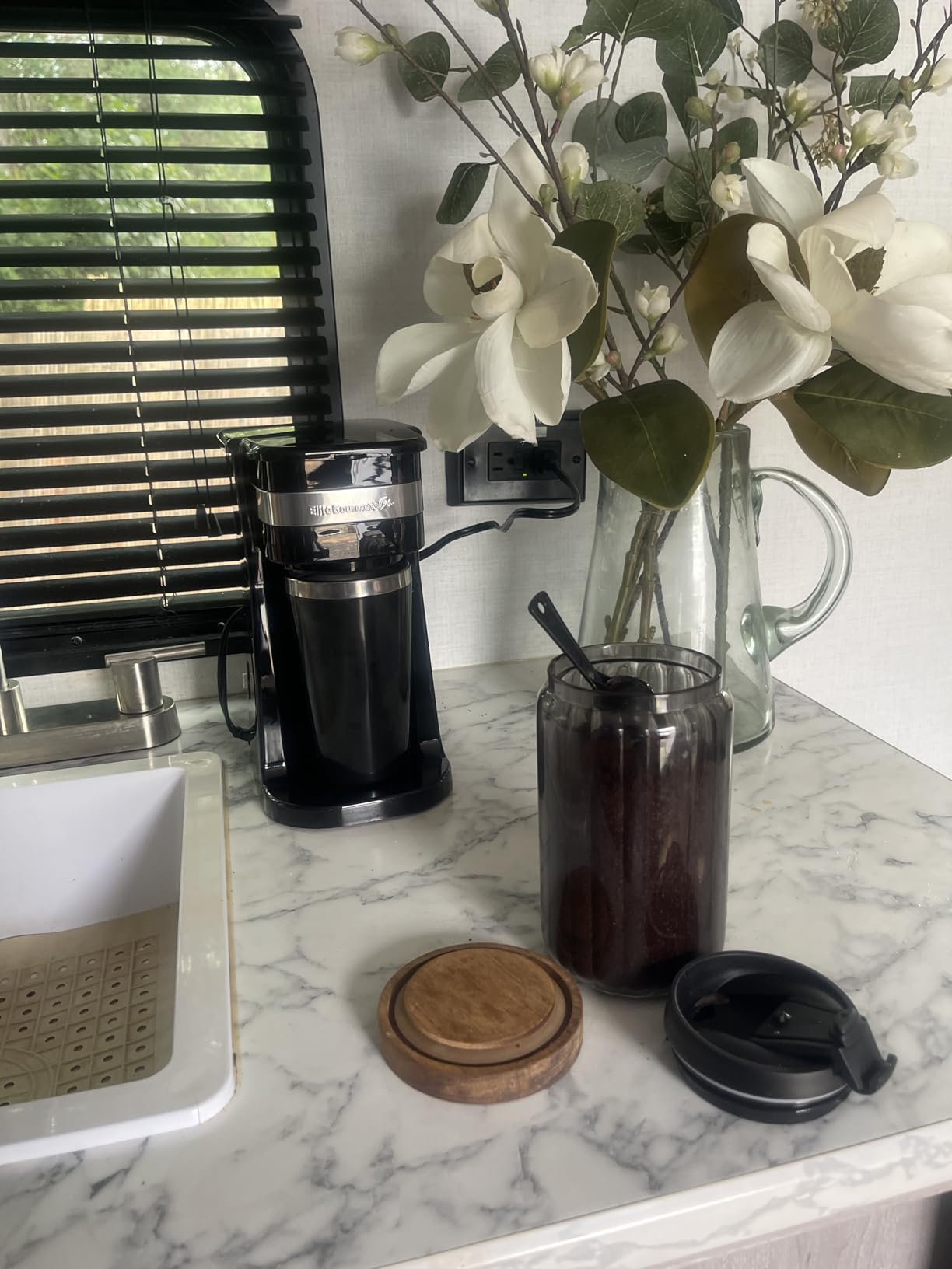 Elite Gourmet EHC114 Personal Single-Serve Compact Coffee Maker Brewer Includes 14Oz. Thermal Travel Mug with Stainless Steel Interior customer photo 1