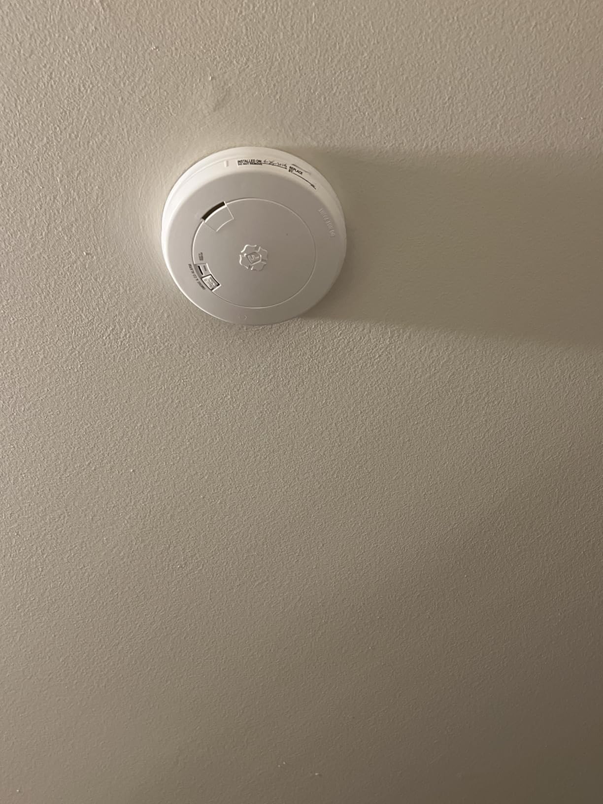 First Alert SMCO210, 10-Year Sealed Battery Combination Smoke & Carbon Monoxide Alarm with Slim Profile Design, 1-Pack customer photo 1