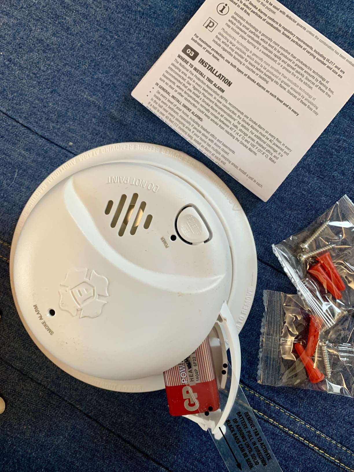 First Alert Smoke Alarm, Battery-Operated Detector with Test & Silence Button, SMI100 customer photo 2
