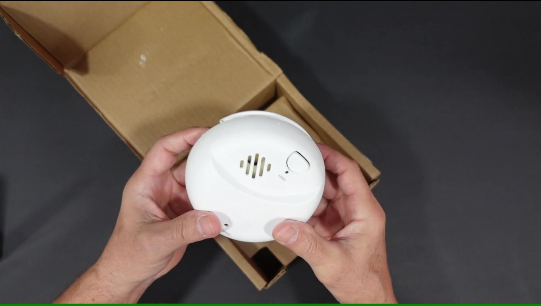 First Alert Smoke Alarm, 10-Year Sealed Battery Detector with Test & Silence Button, SMI110 customer photo 1
