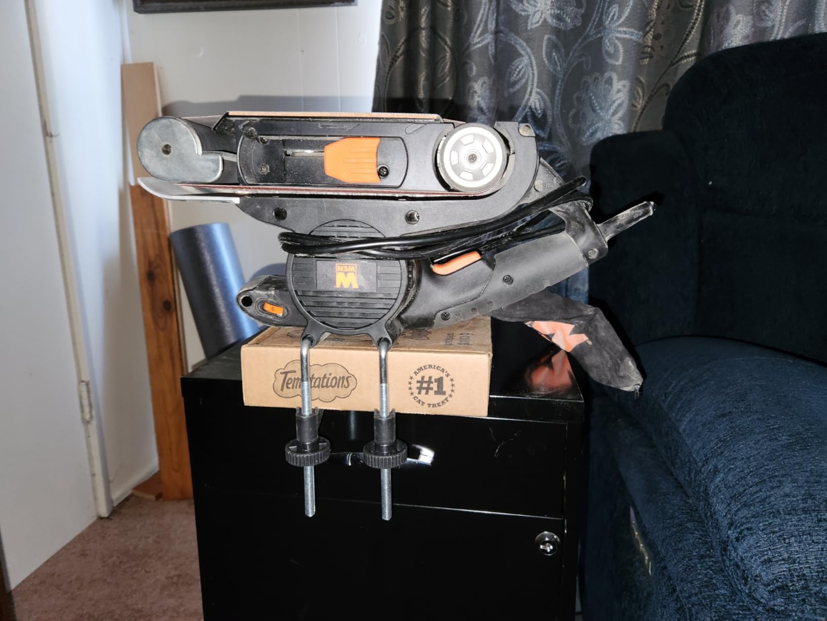 WEN 10-Amp 4-by-24-Inch Variable Speed Combination Handheld and Benchtop Belt Sander (HB424V) customer photo 1