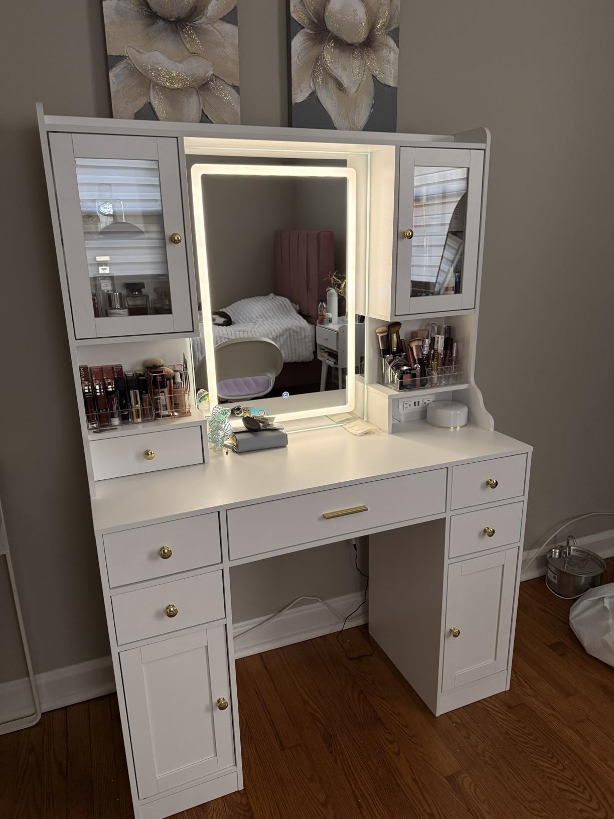 White Makeup Vanity Desk with Mirror and Lights, Large Vanity Table Set with Charging Station, Dressing Table with RGB Cabinets, Makeup Vanity Mirror with Light Desk and Drawers, 3 LED Light Modes customer photo 2