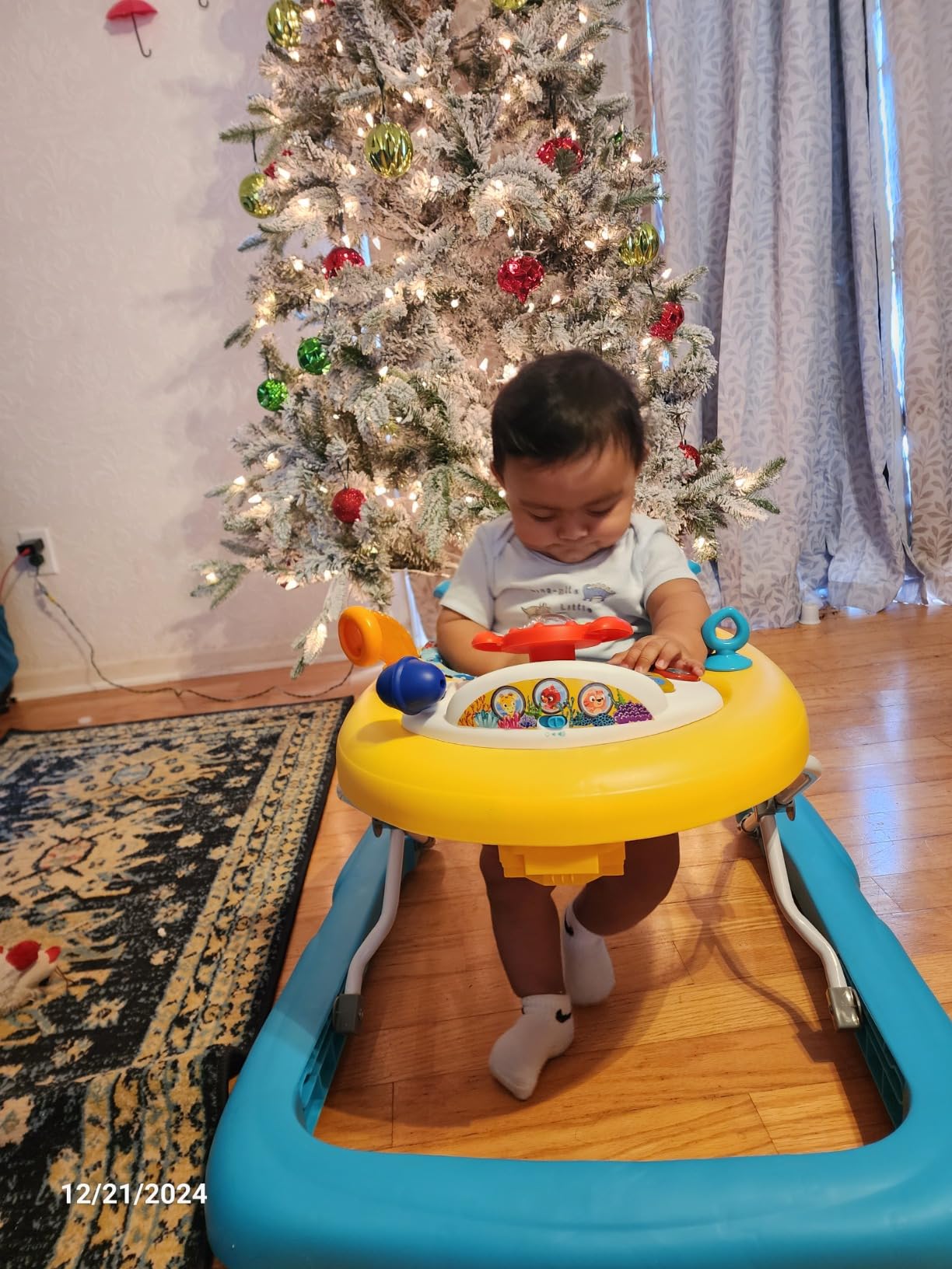Baby Einstein Ocean Explorers Dive & Discover 3-in-1 Submarine Walker, with Removable Floor-Toy, Ages 6 Months and Up customer photo 2