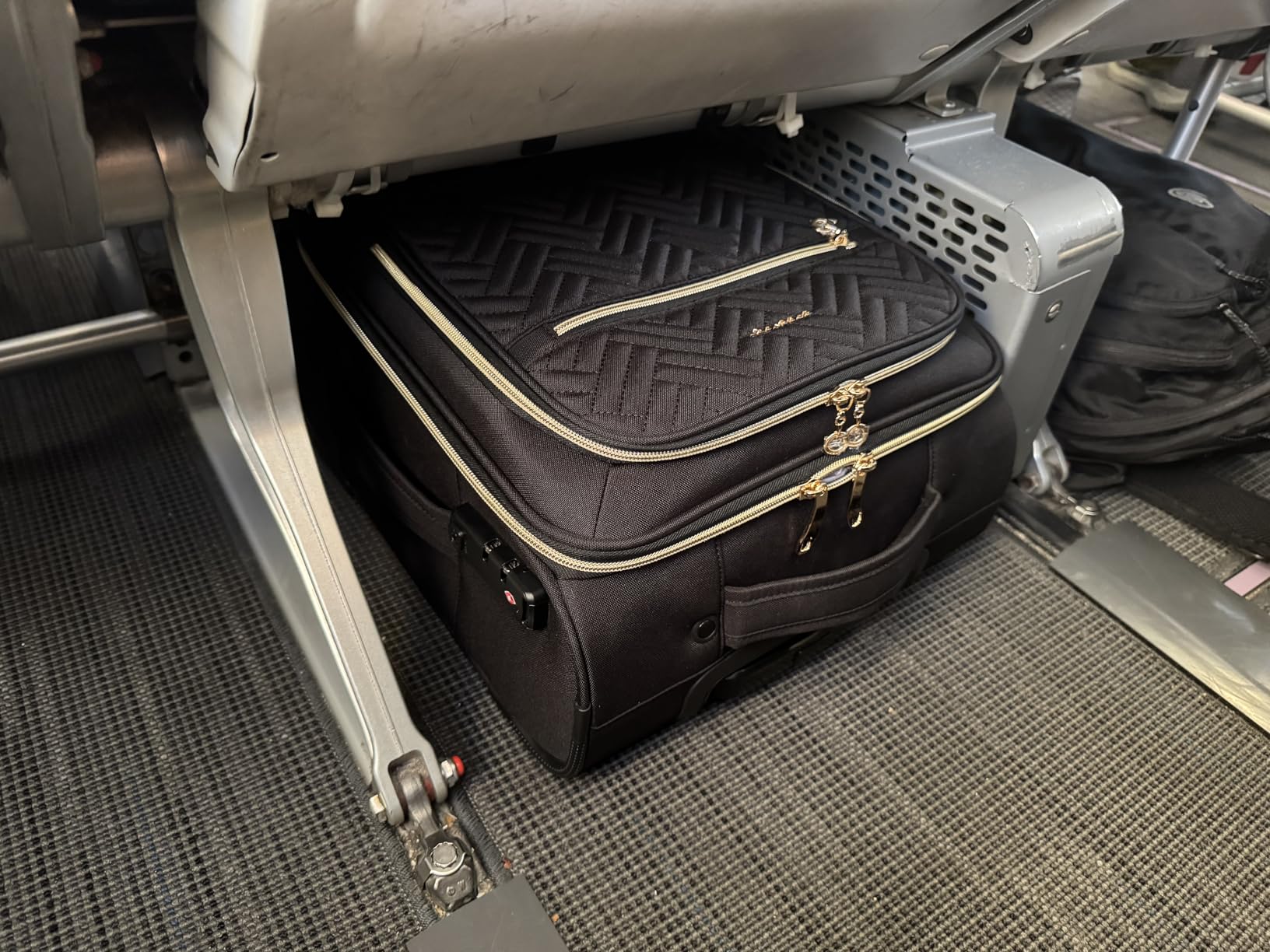 Underseat Carry On luggage Airline approved, 16-inch Softside Underseater Travel Suitcase with Spinner Wheels Lightweight Overnight Bag Small Rolling Carry-on for Women Men Weekender,Black customer photo 1