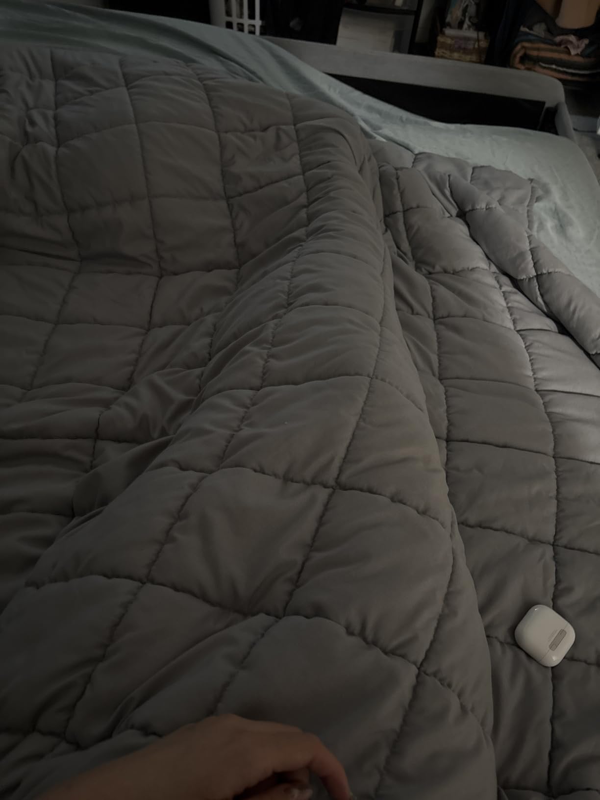Mr. Sandman Weighted Blanket for Adults Queen Size 15 lbs, Soft Cooling Heavy Minky Blanket for Sleep, Washable Throw Blanket with Glass Beads, 60 x 80 Inches, Grey customer photo 1