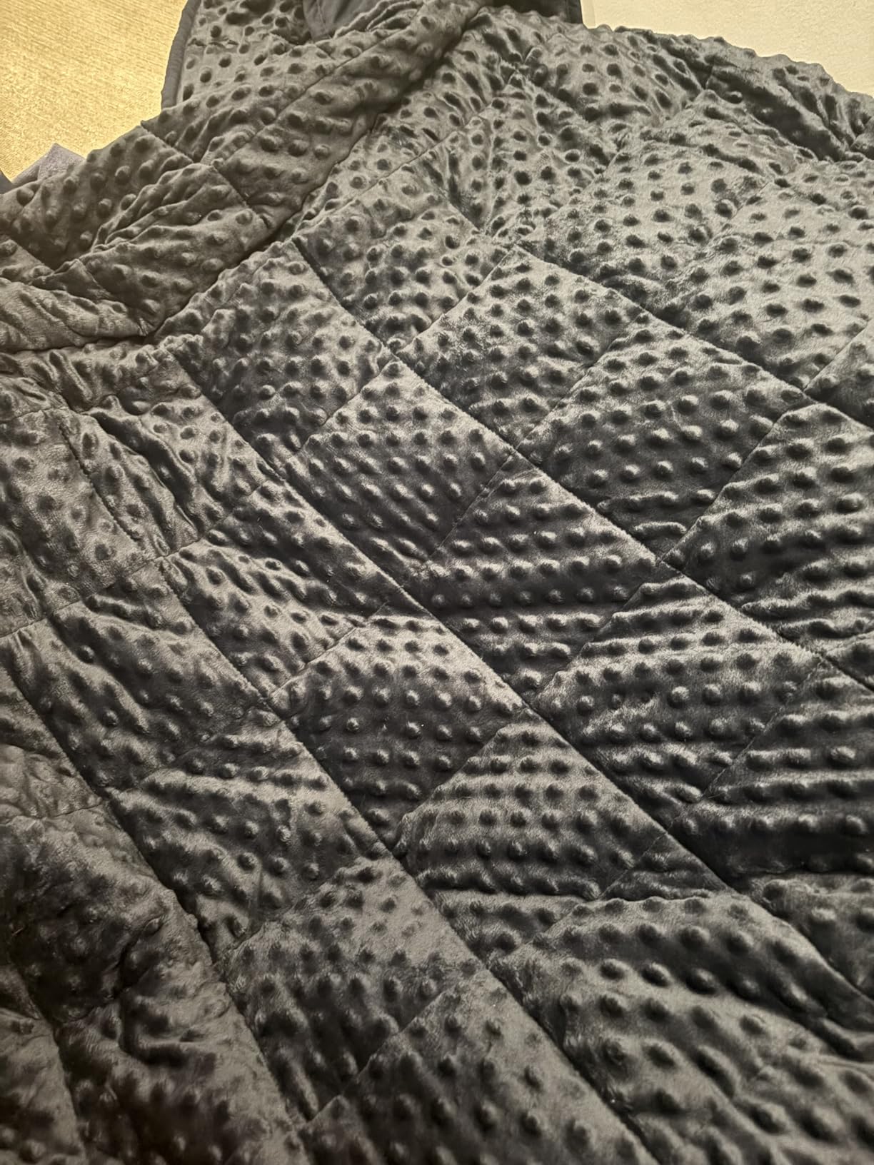 Mr. Sandman Weighted Blanket for Adults Queen Size 15 lbs, Soft Cooling Heavy Minky Blanket for Sleep, Washable Throw Blanket with Glass Beads, 60 x 80 Inches, Grey customer photo 2