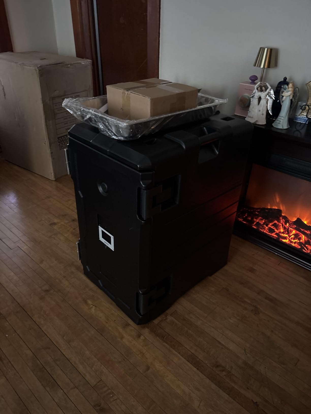 YITAHOME Insulated Food Pan Carrier, 127 Qt LLDPE Hot Box for Catering w/Stainless Steel Pan, Catering Food Warmer with Swivel Casters for 9 Full-Size Pans, Stackable Design customer photo 1