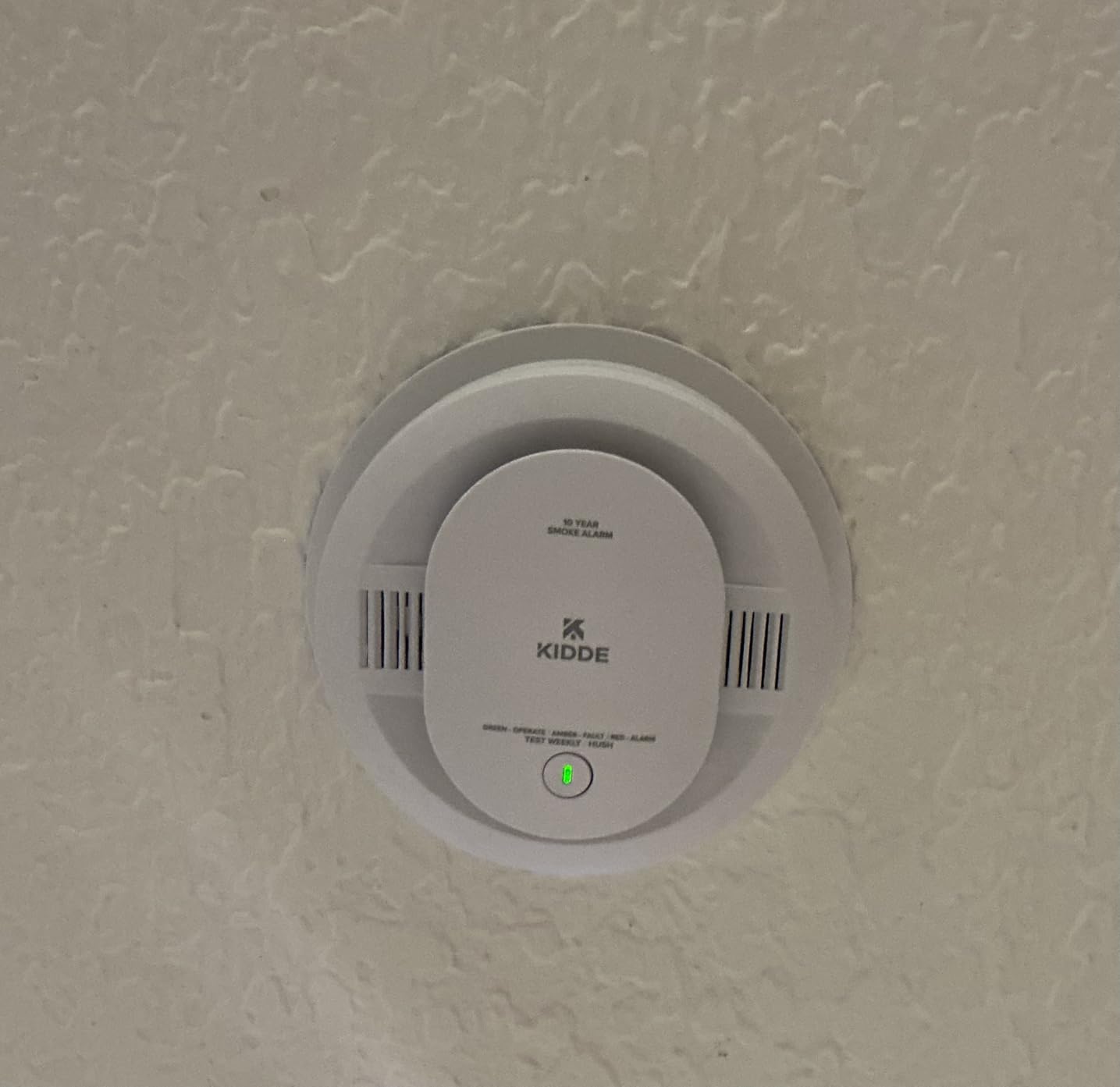Kidde Smoke Detector, Hardwired with 10-Year Battery Backup, Interconnectable, LED Status Lights customer photo 1