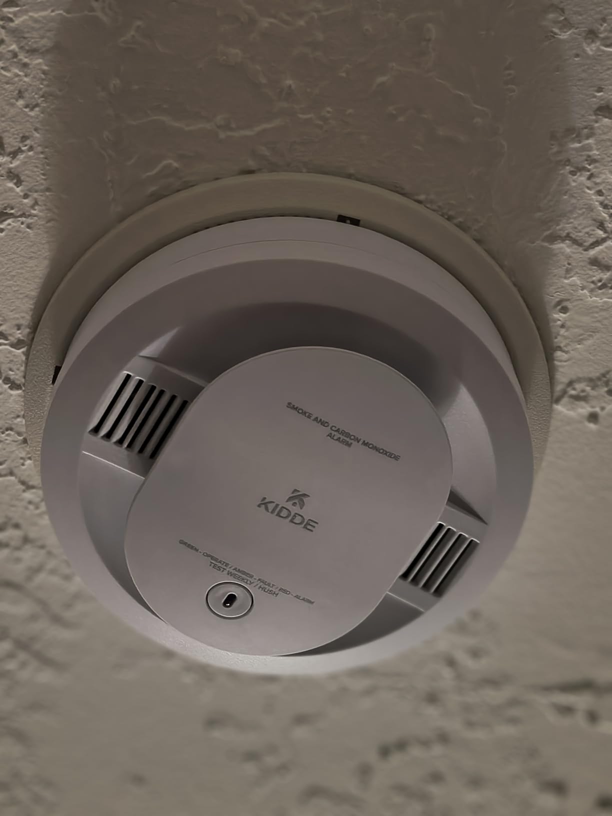 Kidde Smoke and Carbon Monoxide Detector, AA Battery Powered with LED Status Lights, 85 dB Alarm, 5 inches, 30CUDR, 1 Pack customer photo 2