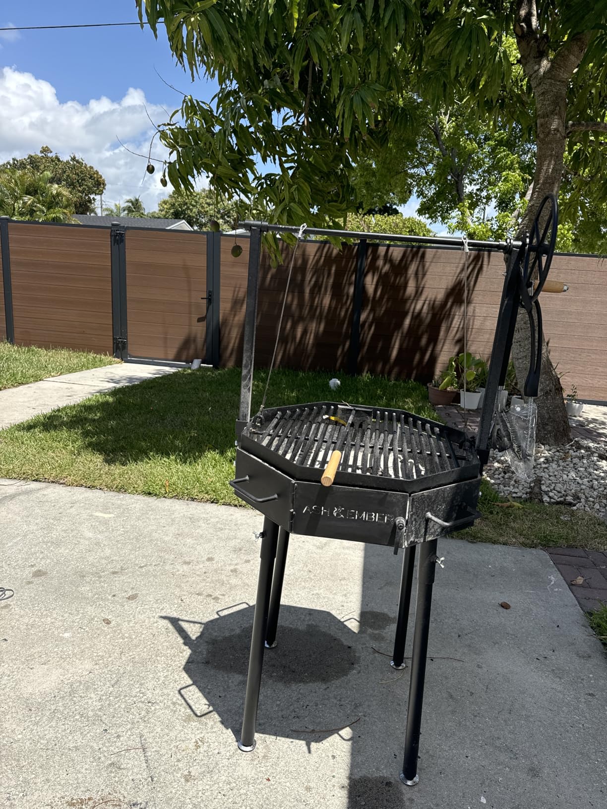 TITAN GREAT OUTDOORS Ash & Ember Santa Maria Grill, Argentine Style Open Fire Grill, Adjustable Cooking Grate with Flywheel, BBQ Grill Comes with Cast Iron Skillet customer photo 2