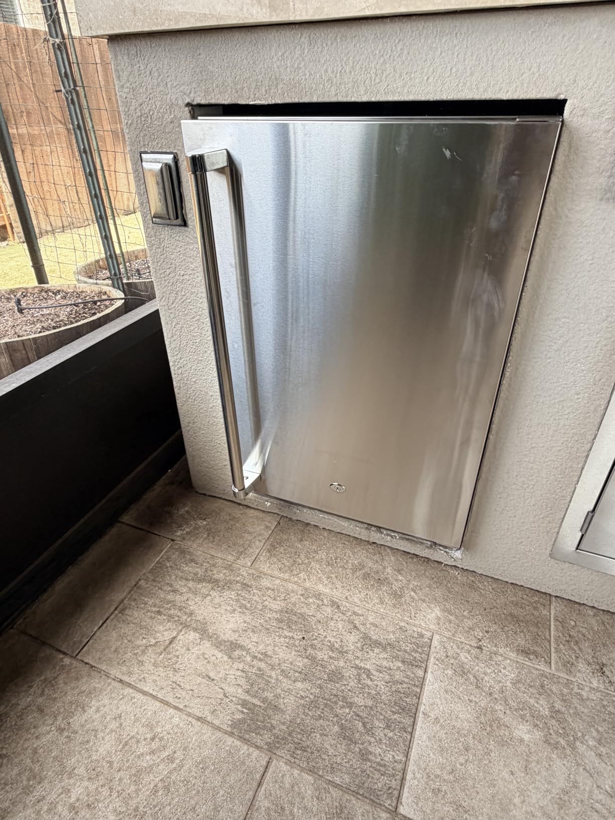 21 Inch Outdoor Refrigerator, Weather Proof Stainless Steel Beverage Beer Cooler Under Counter Fridge, Indoor/Outdoor Refrigerator with 3 Shelves for Patio Kitchen and Commercial Use customer photo 2