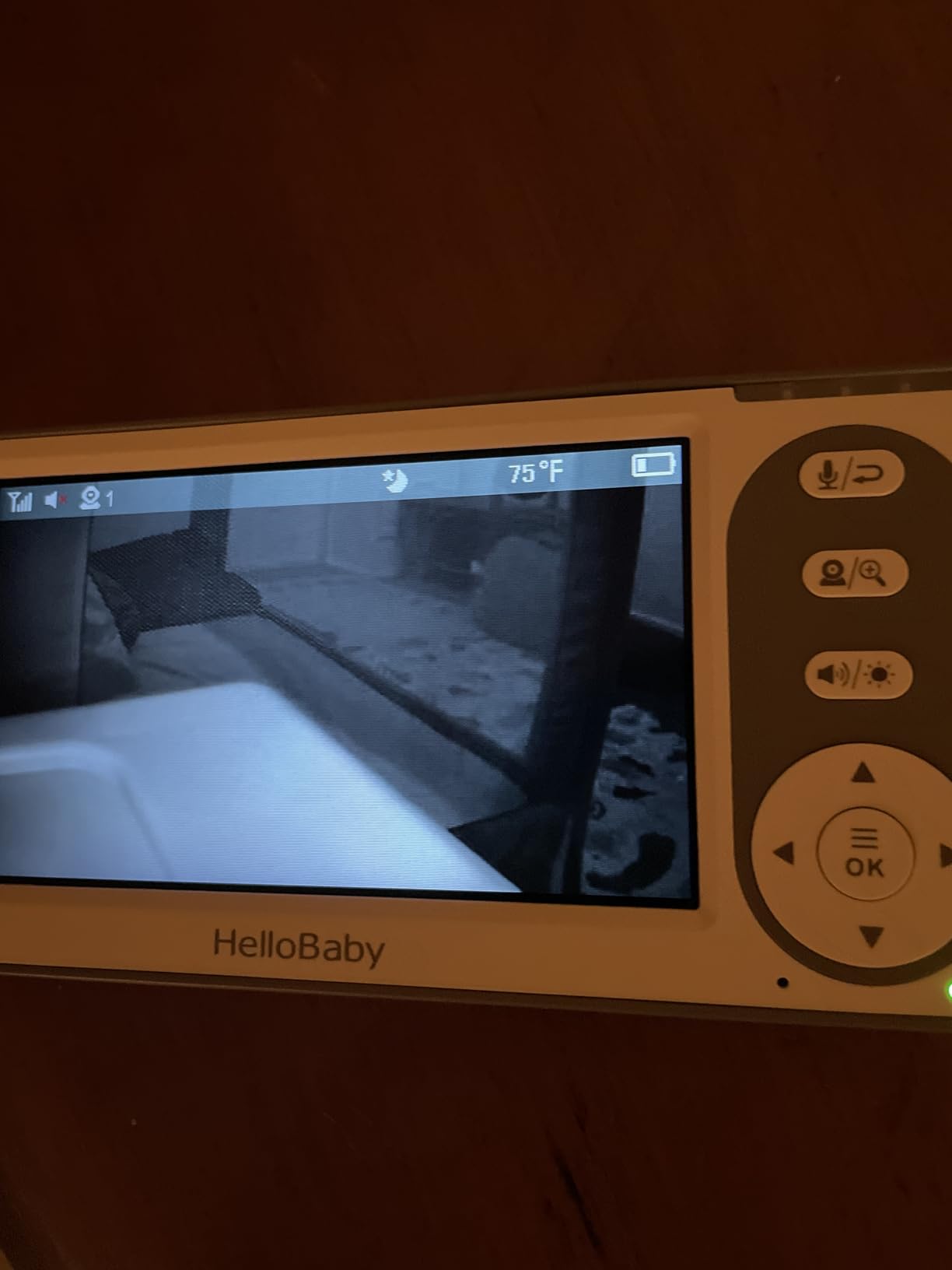 HelloBaby 4.3'' Video Baby Monitor with 30 Hours Battery, Remote Pan-Tilt-Zoom Baby Monitor No WiFi, Baby Monitor with Camera and Audio, Night Vision, ECO Mode, Two-way Talk, 8 Lullabies, 1000ft Range customer photo 2