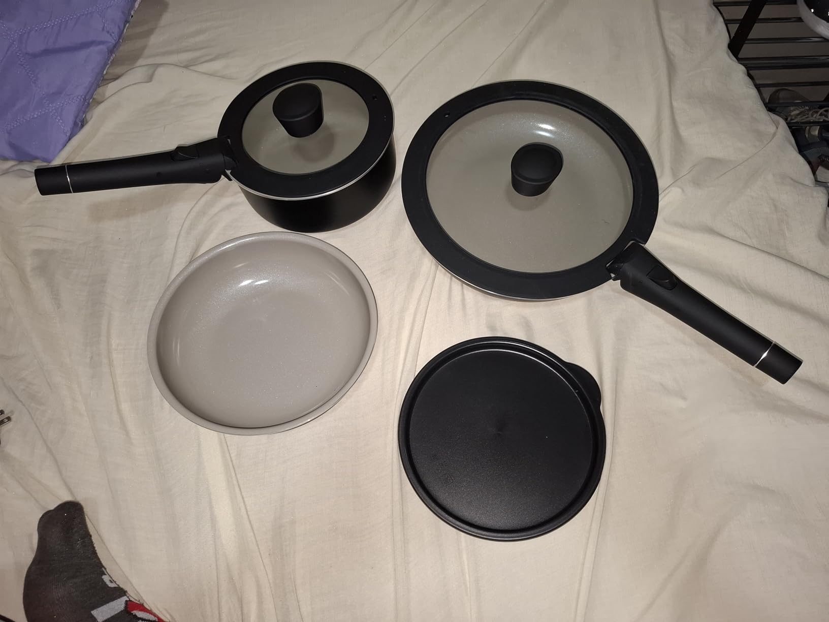 bella 8 Piece Cookware Set, Fits-anywhere Kitchenware w EverGood Ceramic Nonstick Coating, Removable Handles, Dishwasher & Oven Safe, All Stovetops Compatible, Glass Lids w Silicone Rims, Oatmilk customer photo 1