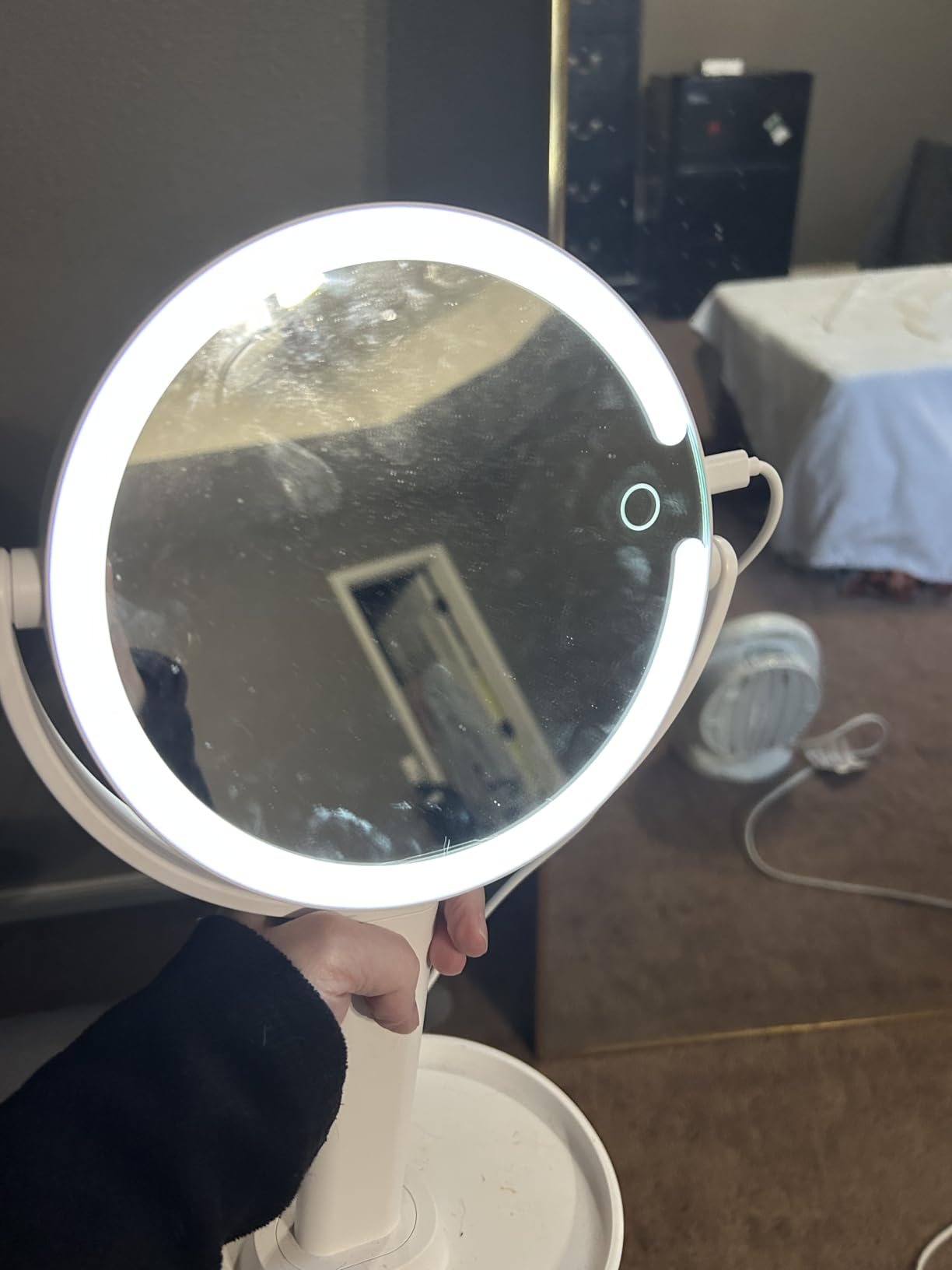 Makeup Mirror with Lights, Double Sided 1x/20x Magnifying Mirror with Light, Rechargeable 3 Color Lights and Adjustable Brightness, 360° Rotation Detachable Comes with Tweezer(White) customer photo 1